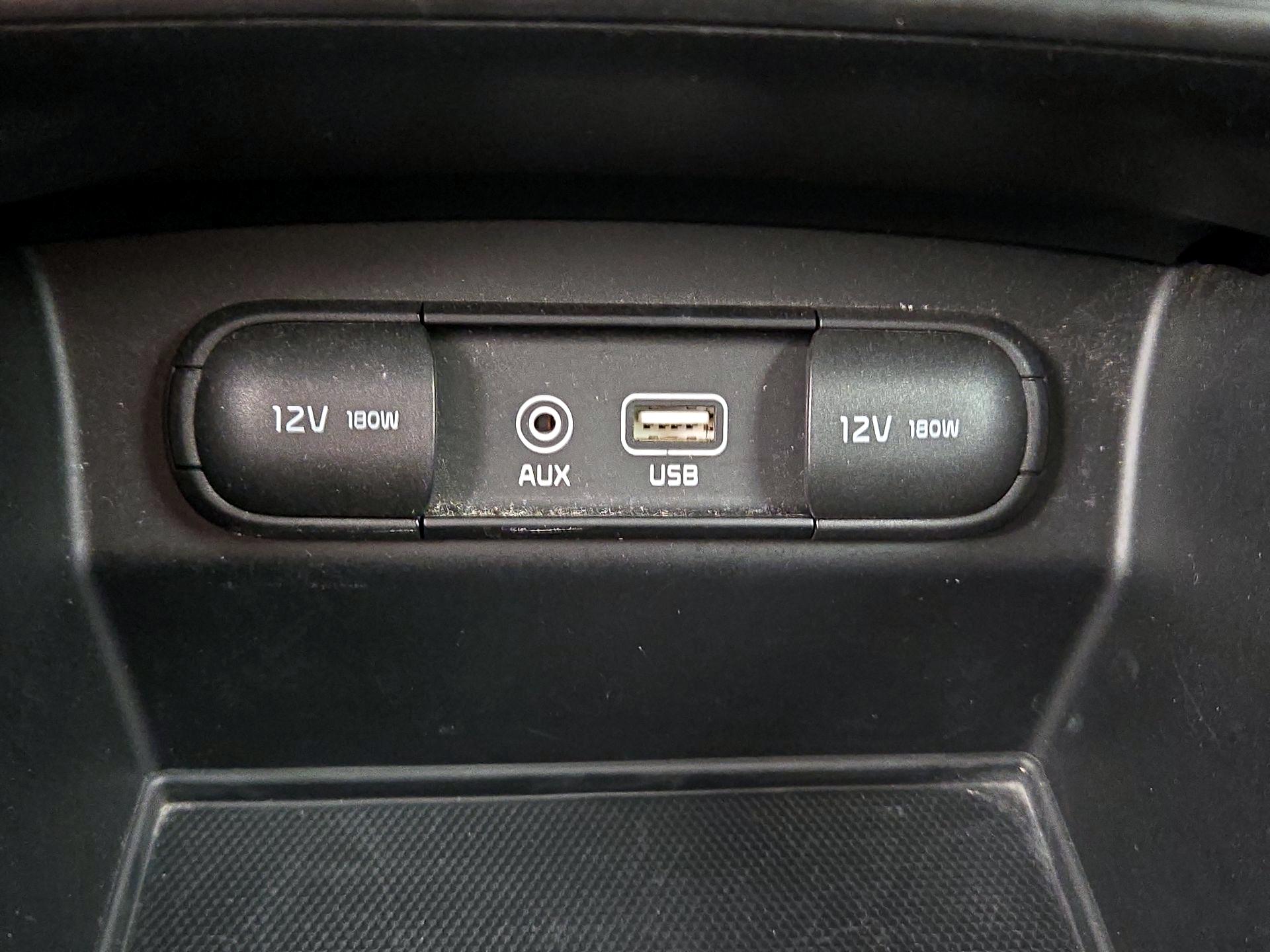 Thumbnail: 2019 Kia Sorento - 18