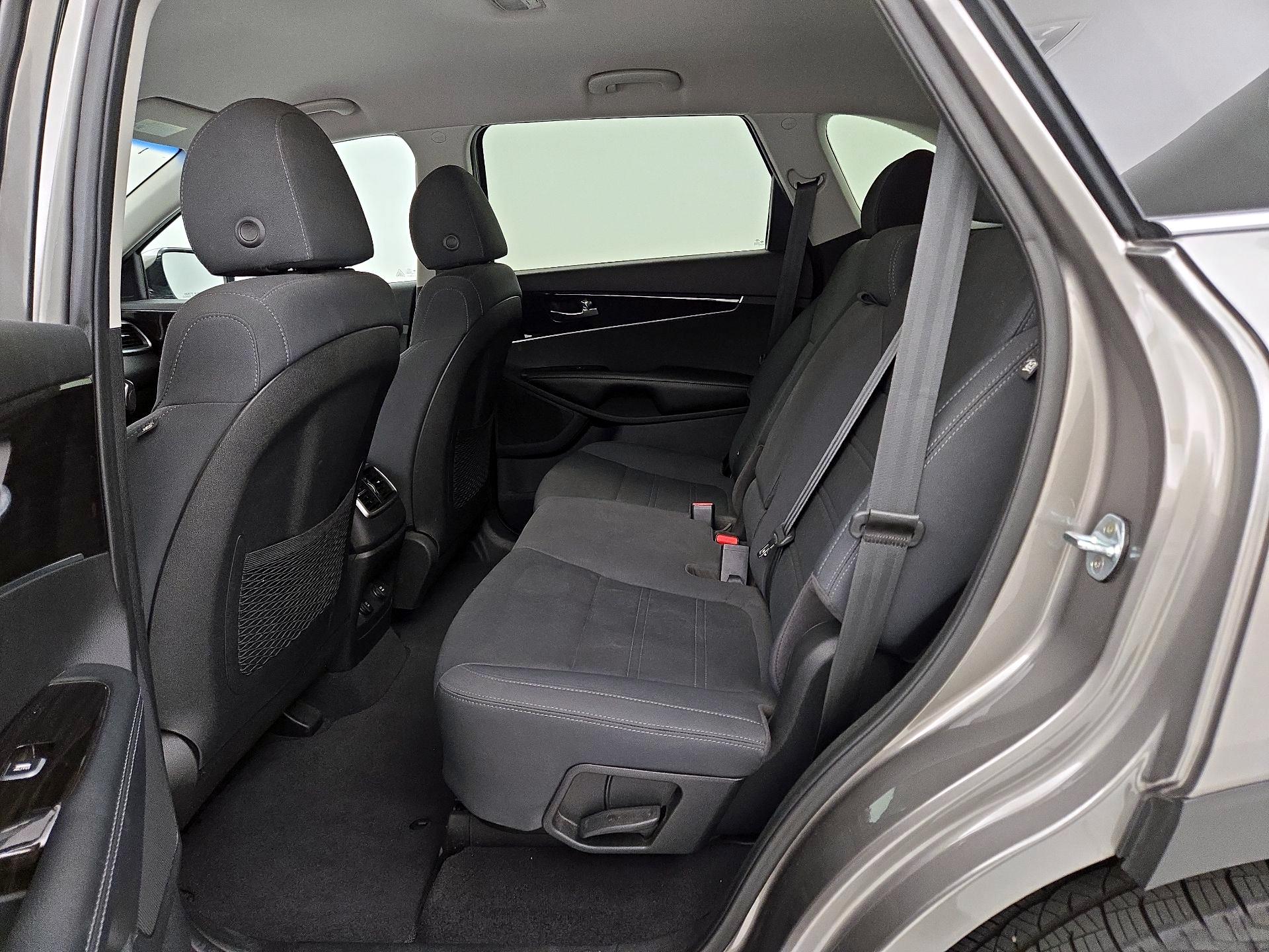 Thumbnail: 2019 Kia Sorento - 19