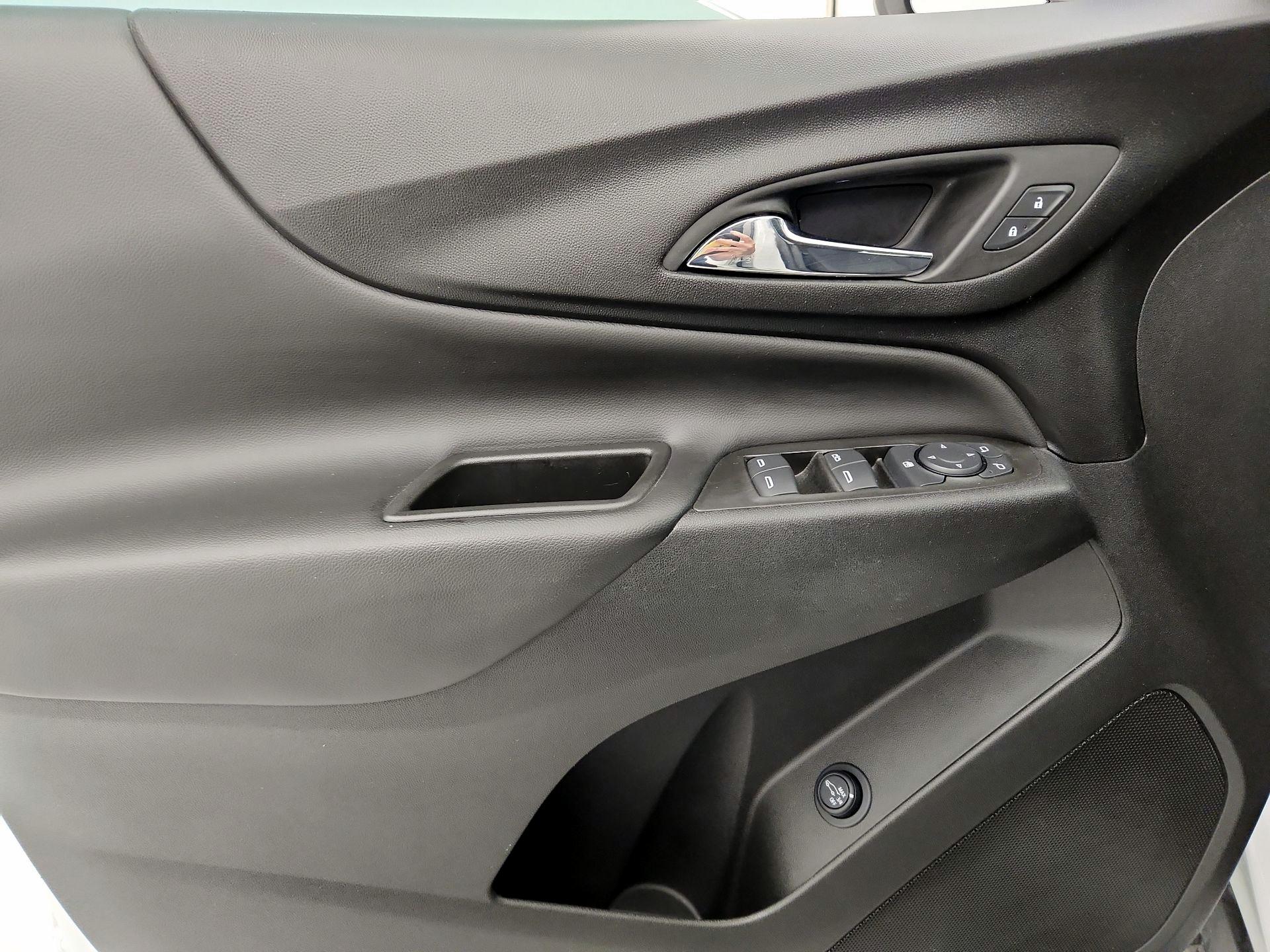 Thumbnail: 2022 Chevrolet Equinox - 12