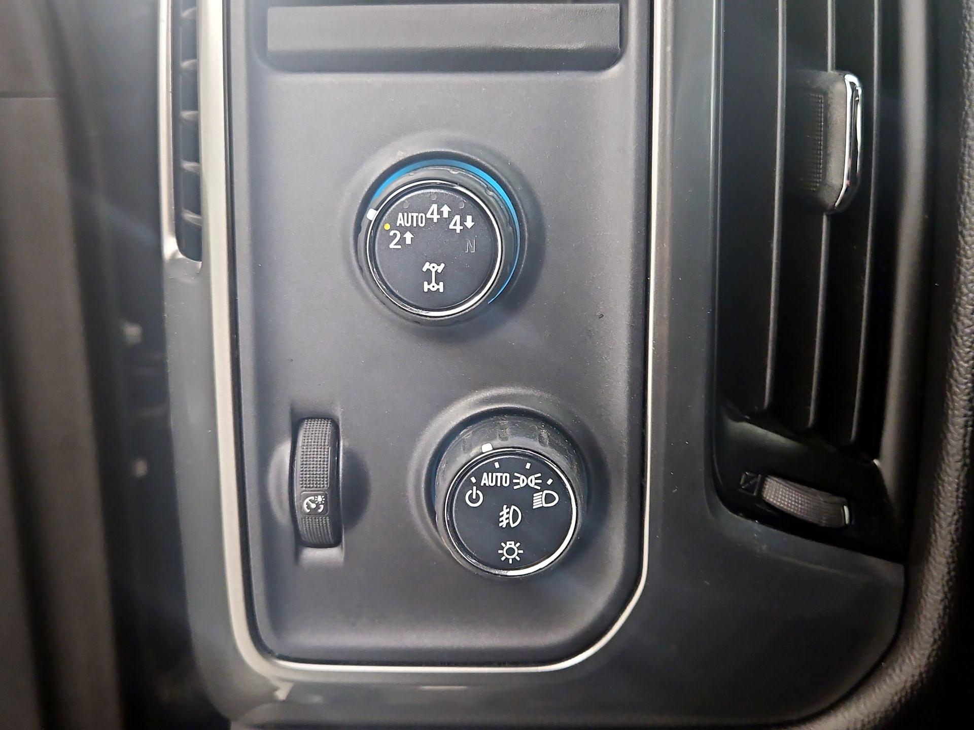 Thumbnail: 2017 Chevrolet Silverado 1500 - 13