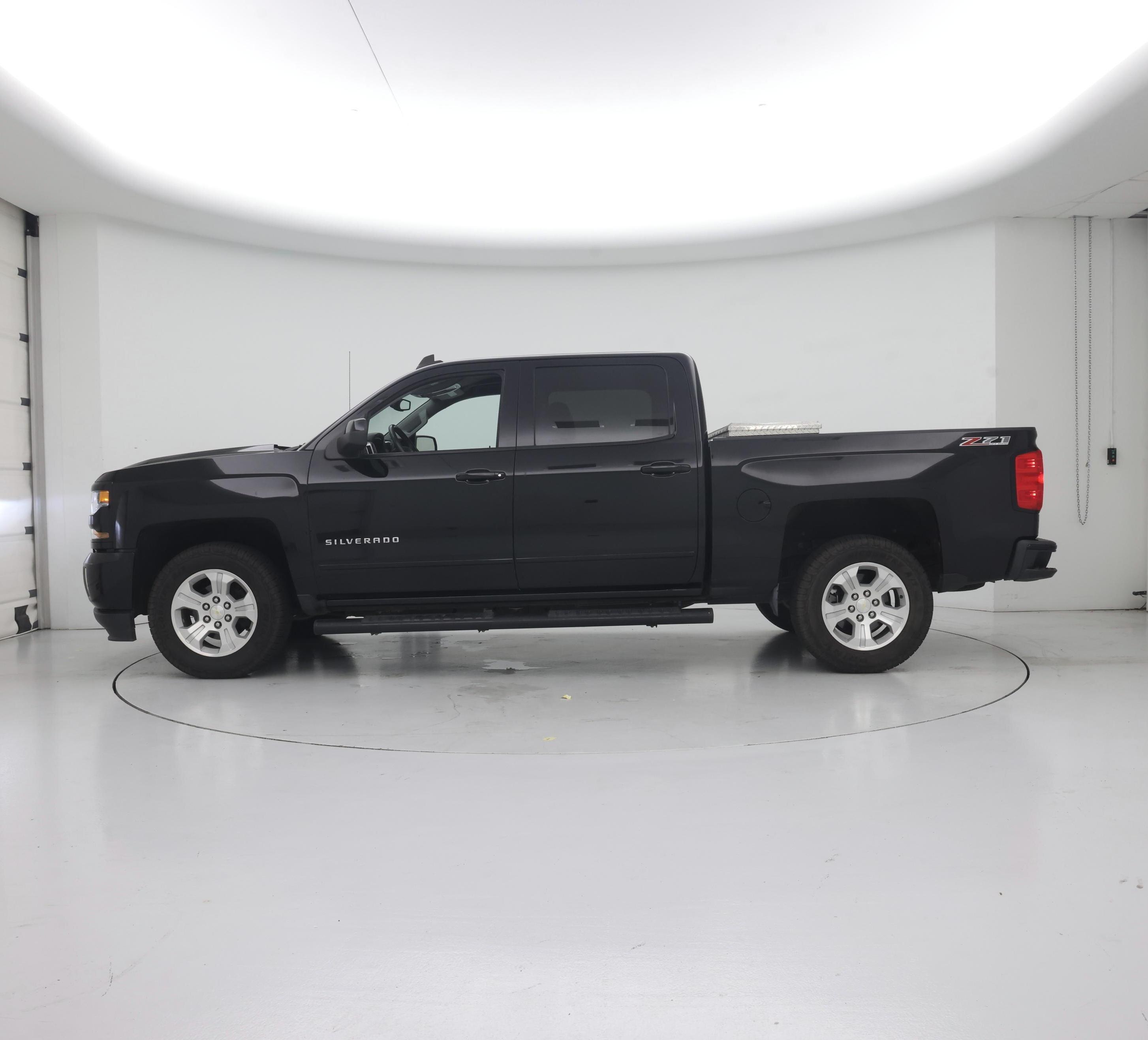 Thumbnail: 2017 Chevrolet Silverado 1500 - 3