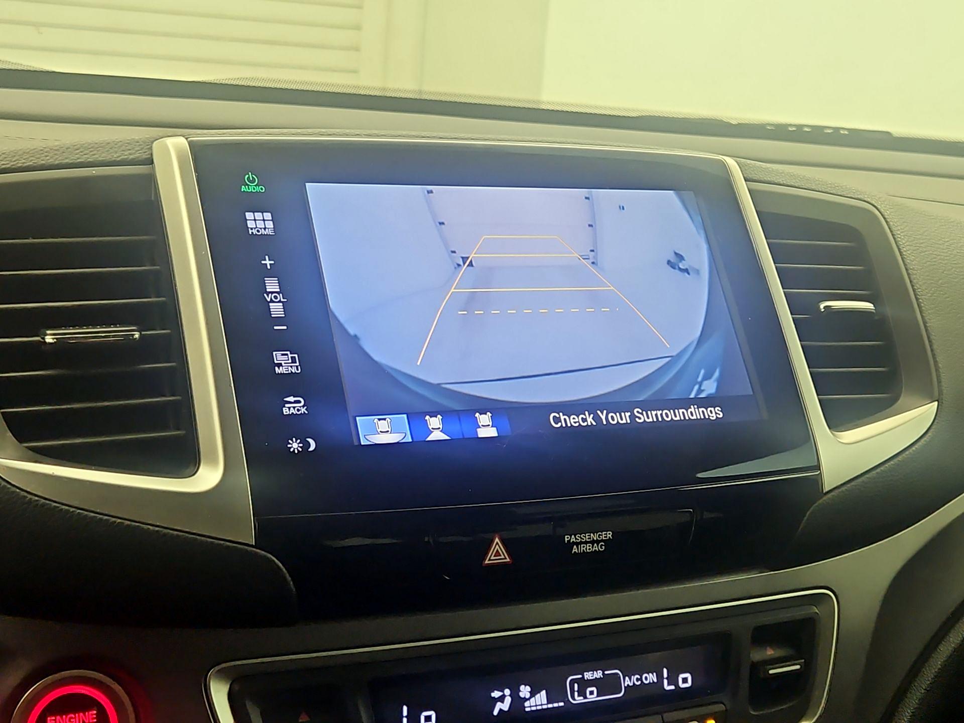 Thumbnail: 2016 Honda Pilot - 14