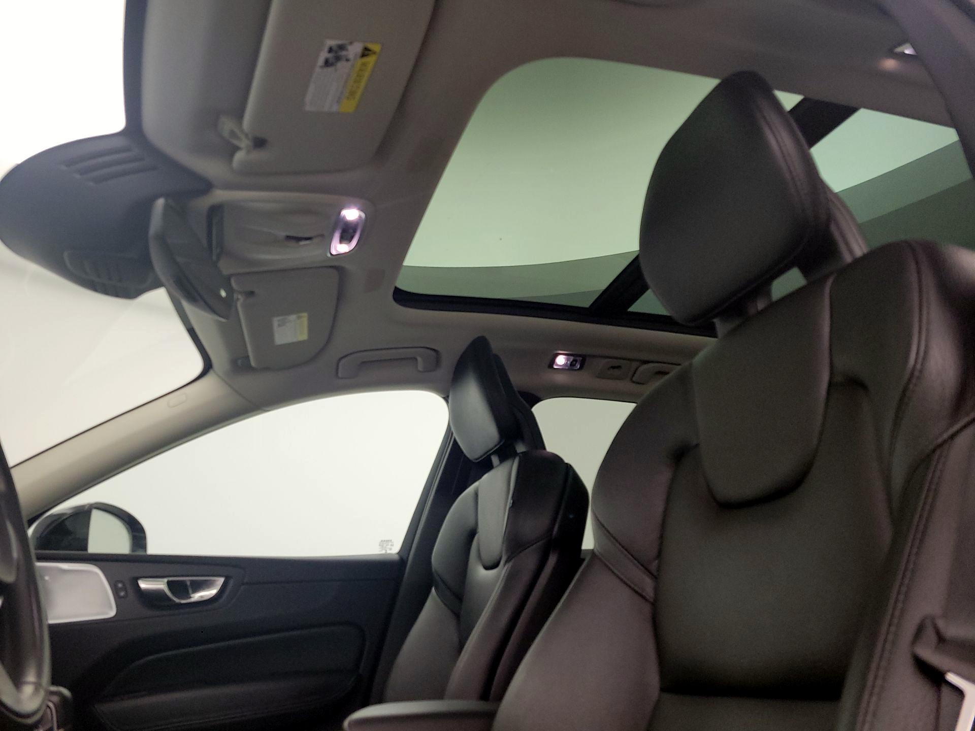 Thumbnail: 2018 Volvo XC60 - 19