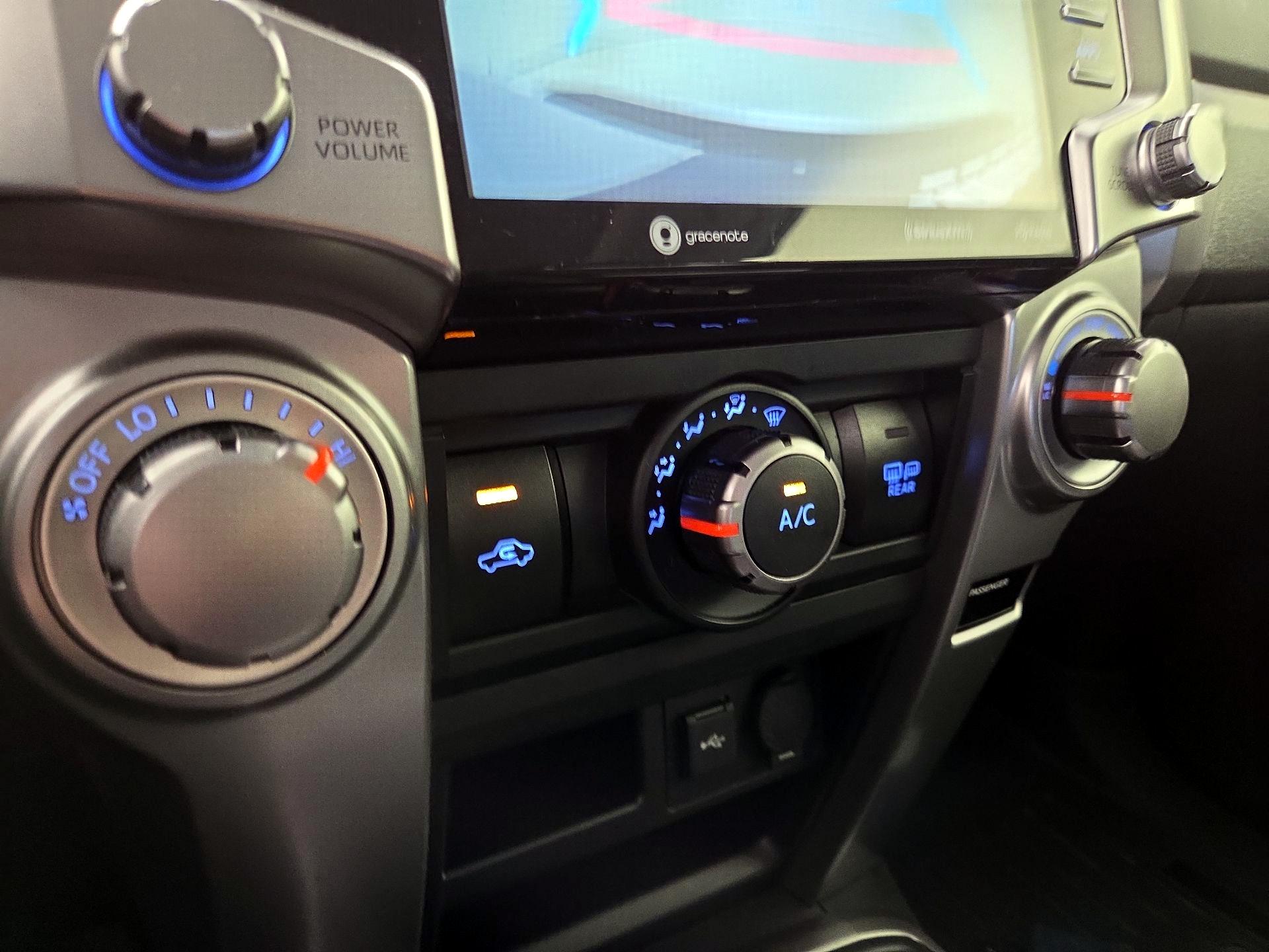 Thumbnail: 2020 Toyota 4Runner - 16