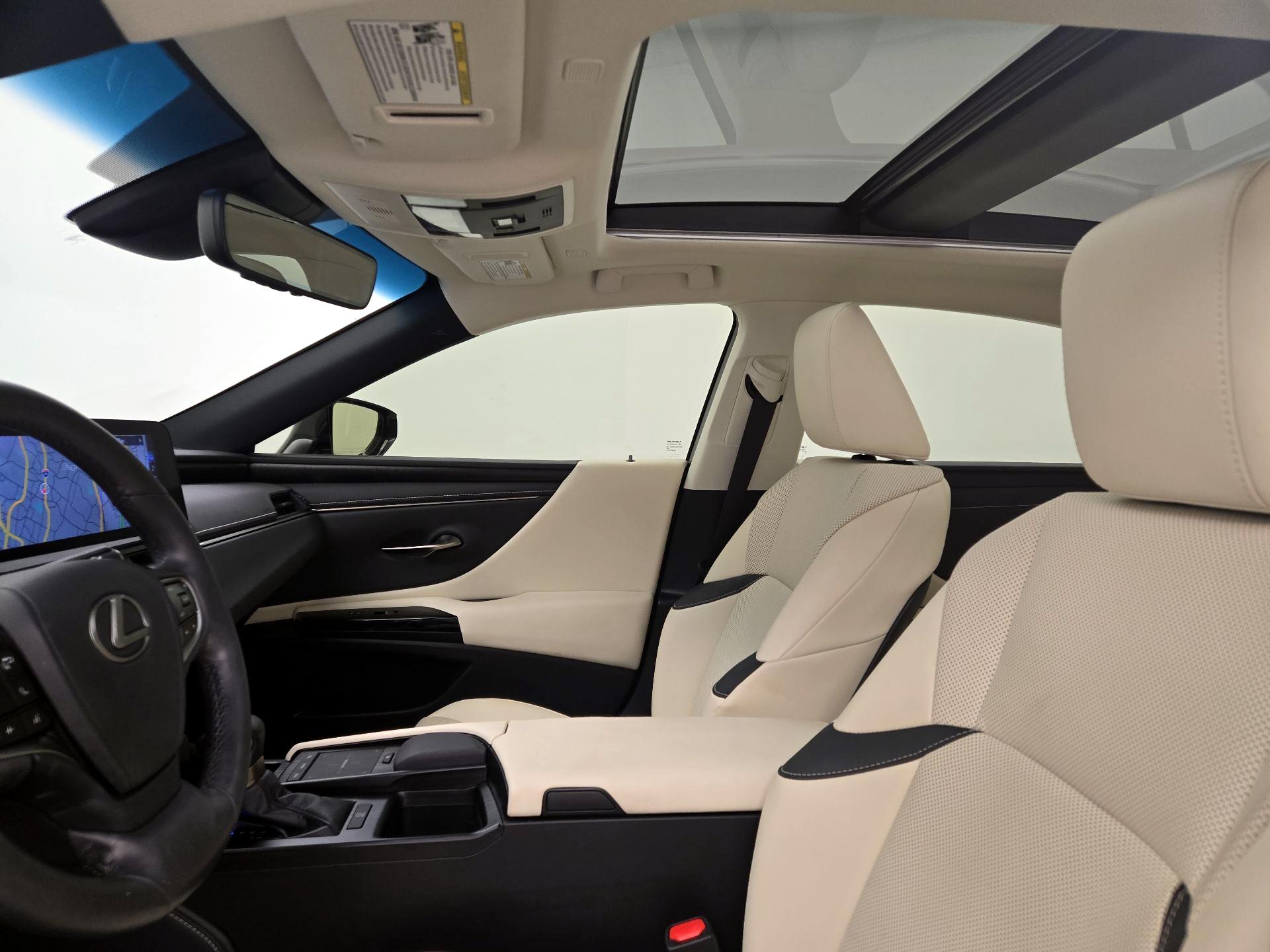 Thumbnail: 2022 Lexus ES - 20
