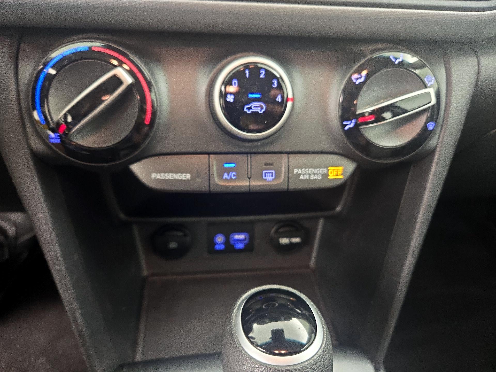 Thumbnail: 2019 Hyundai Kona - 16