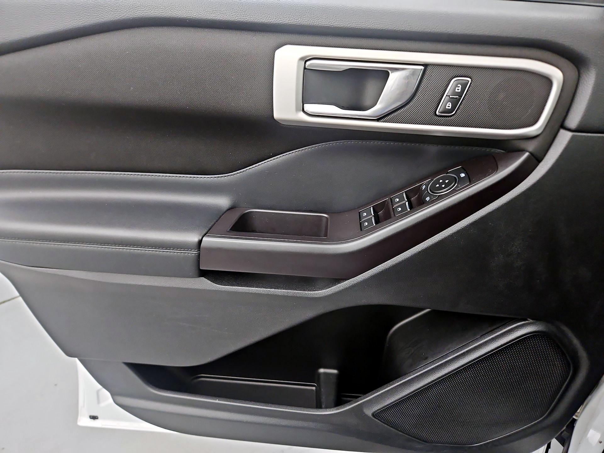 Thumbnail: 2020 Ford Explorer - 12
