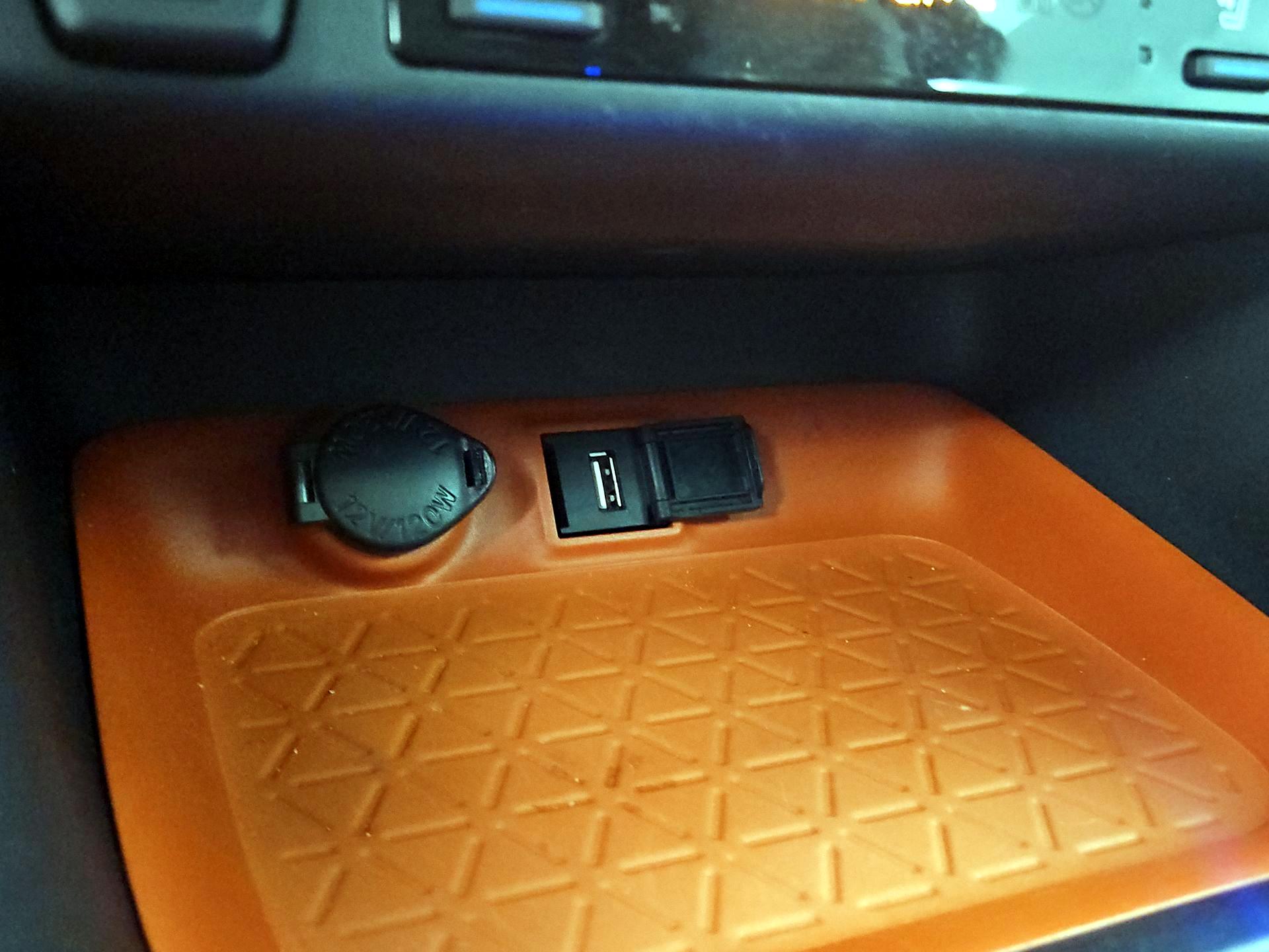 Thumbnail: 2021 Toyota RAV4 - 16