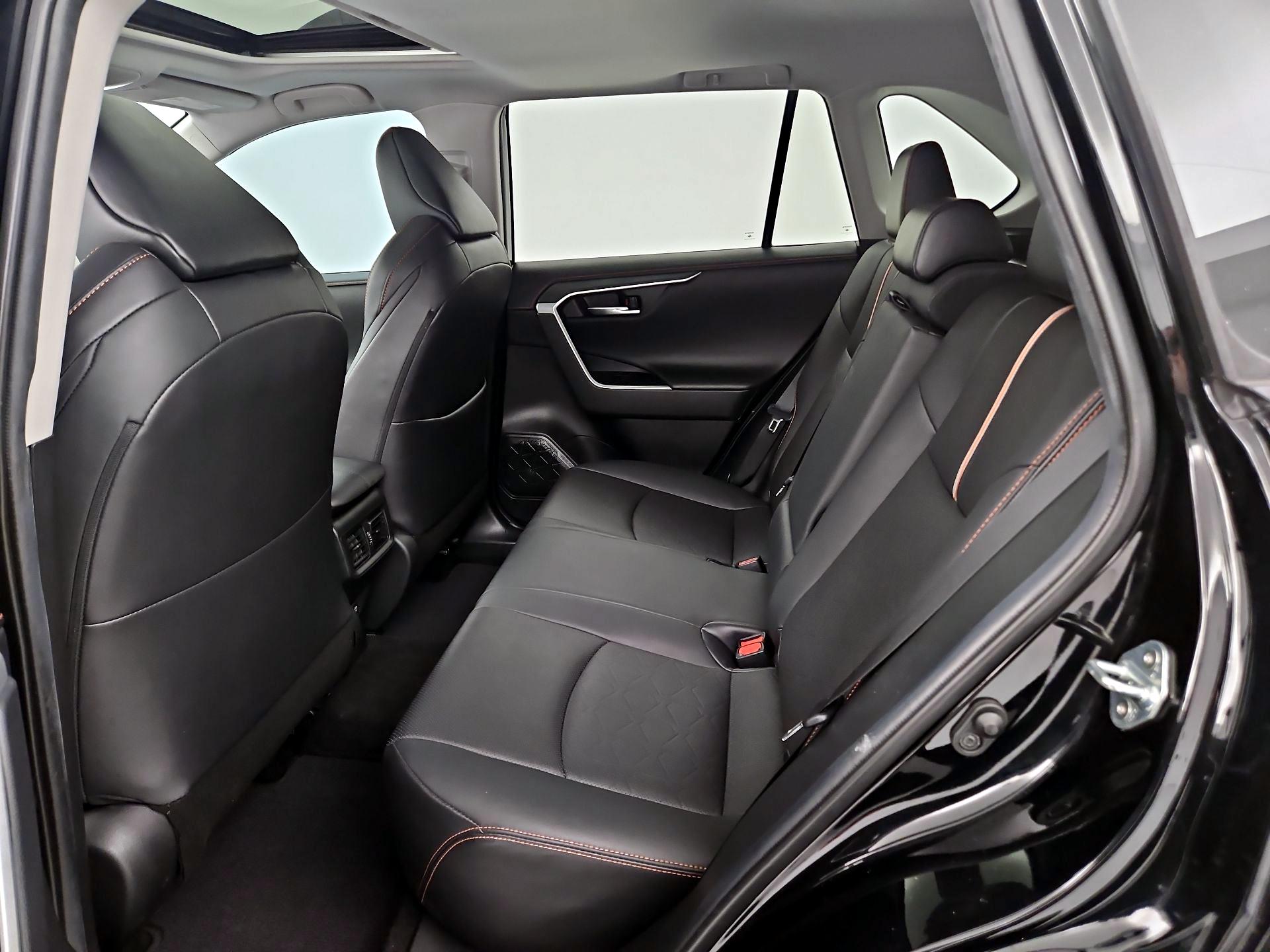 Thumbnail: 2021 Toyota RAV4 - 18