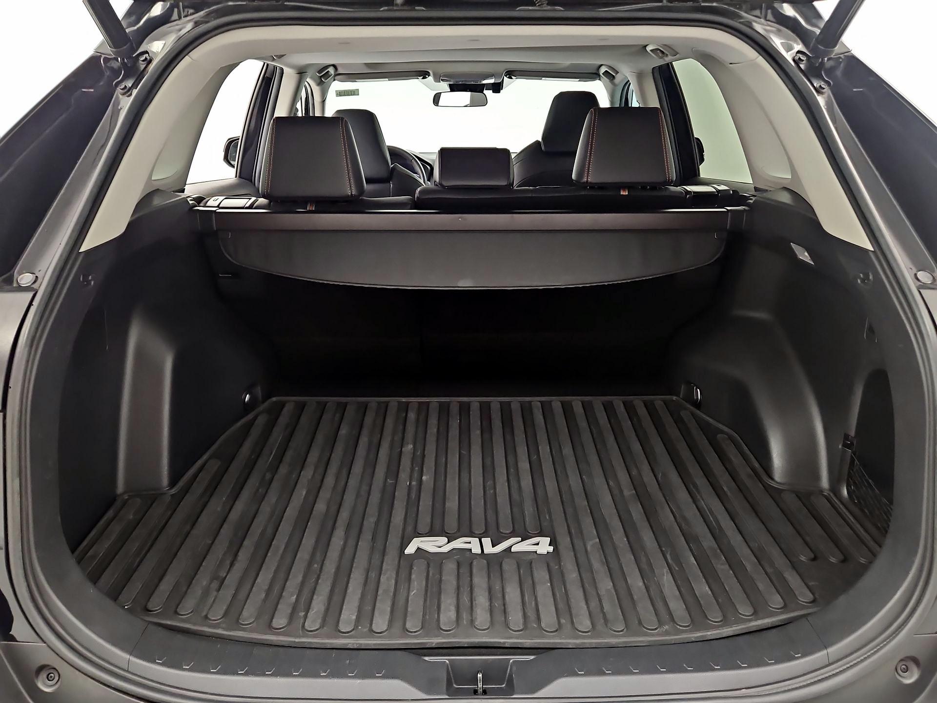 Thumbnail: 2021 Toyota RAV4 - 19