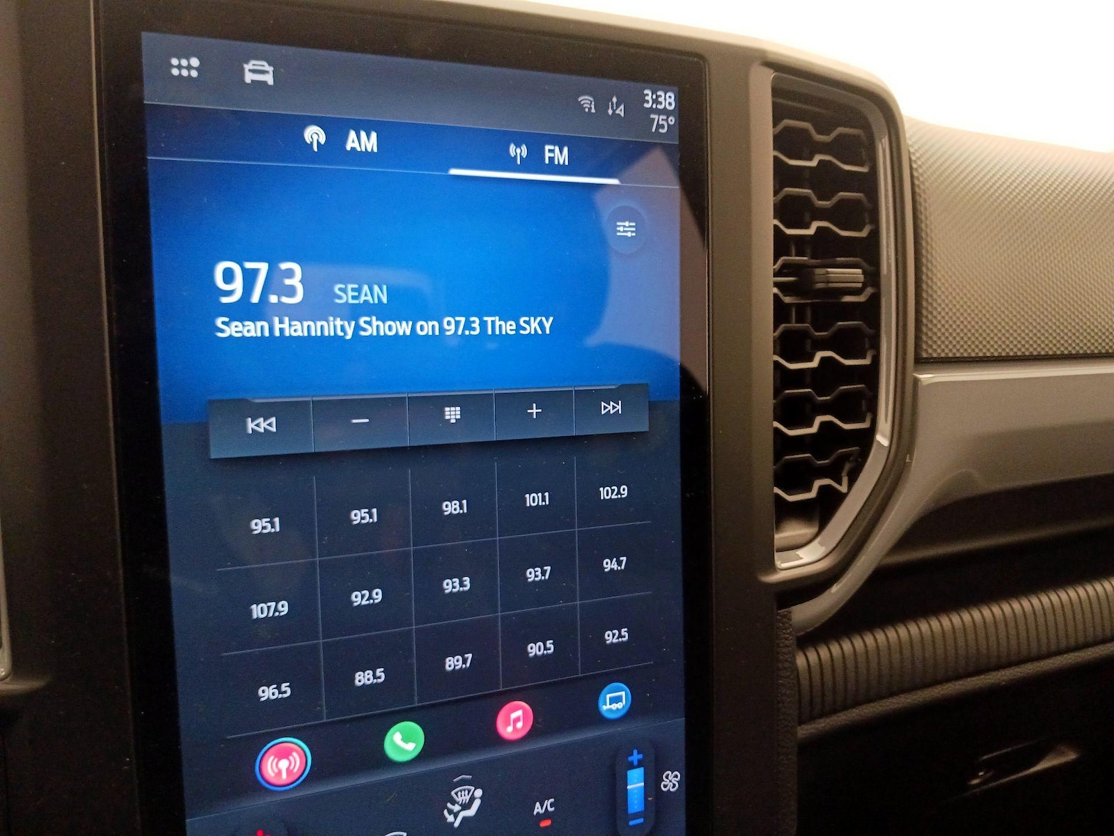 2025 Ford Ranger XL - Photo 16