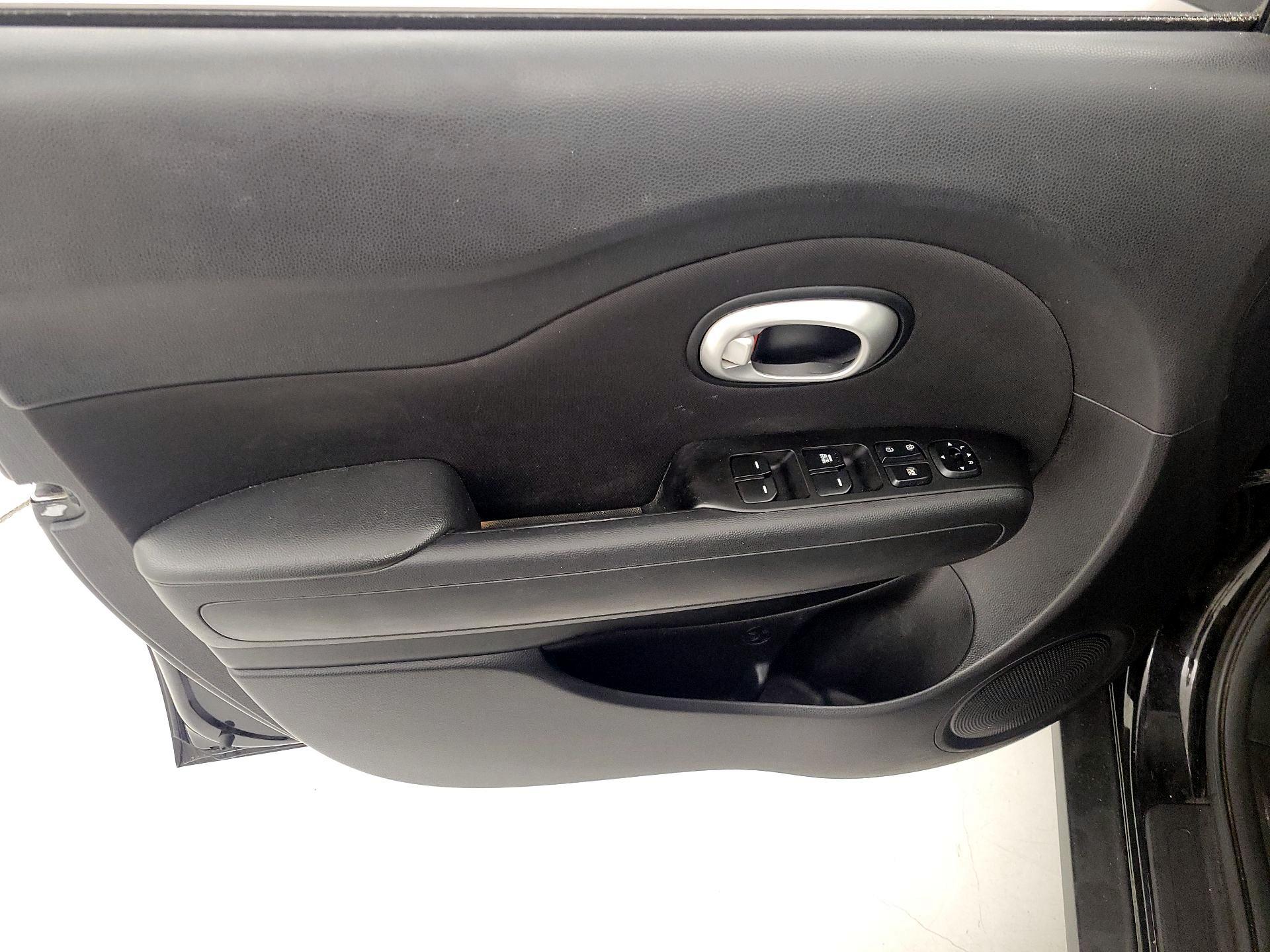 Thumbnail: 2015 Kia Soul - 12