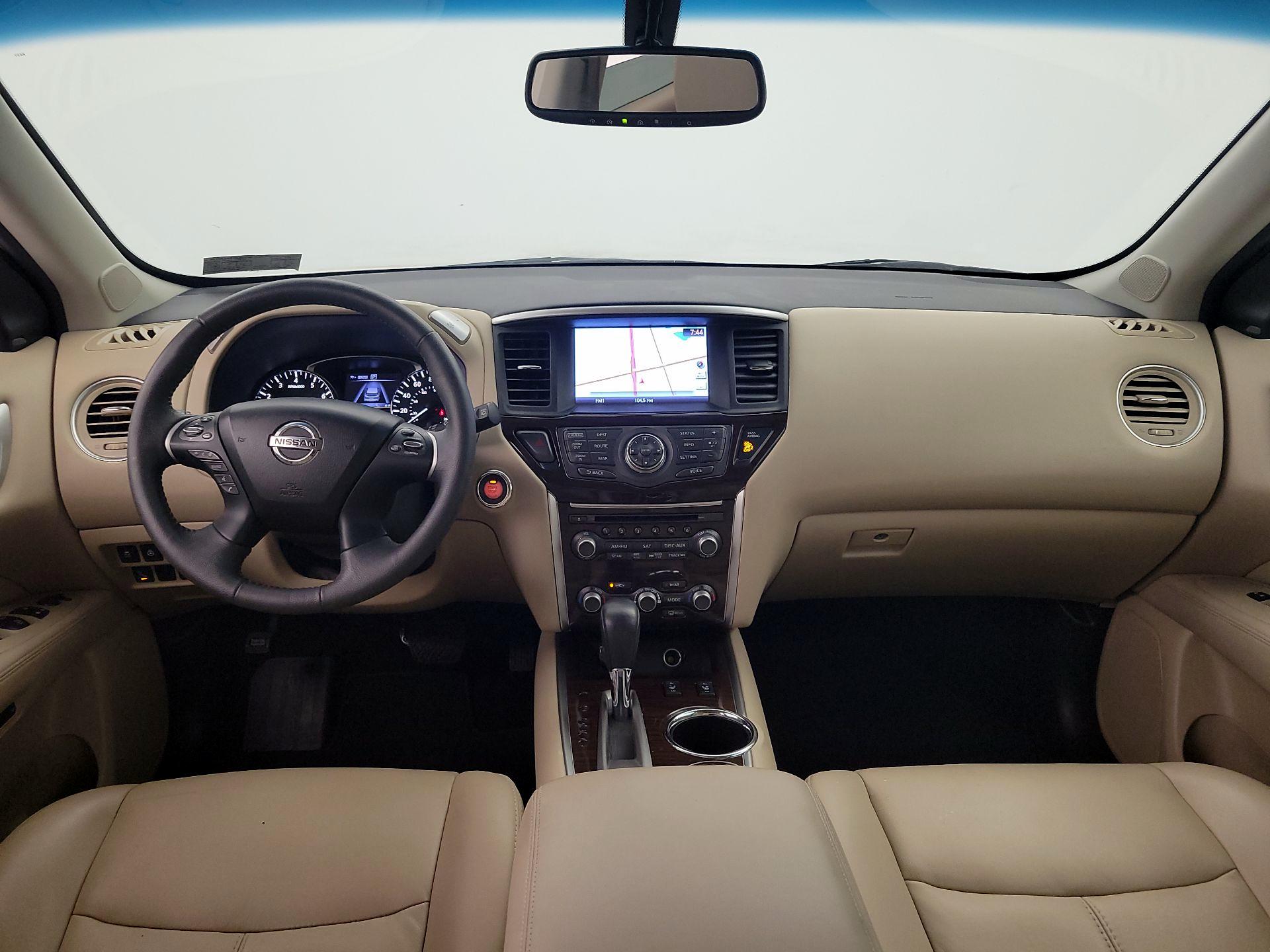 Thumbnail: 2016 Nissan Pathfinder - 9