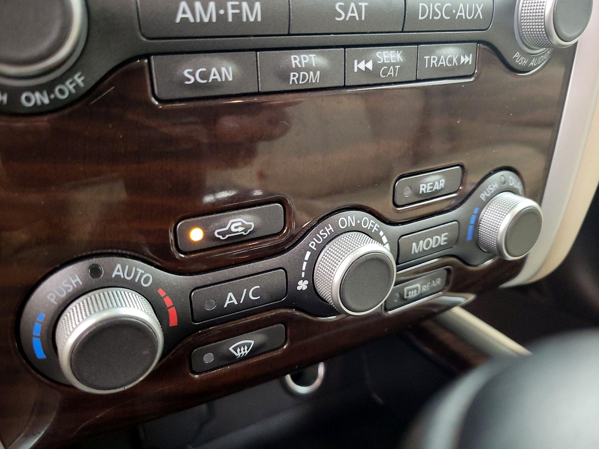 Thumbnail: 2016 Nissan Pathfinder - 17
