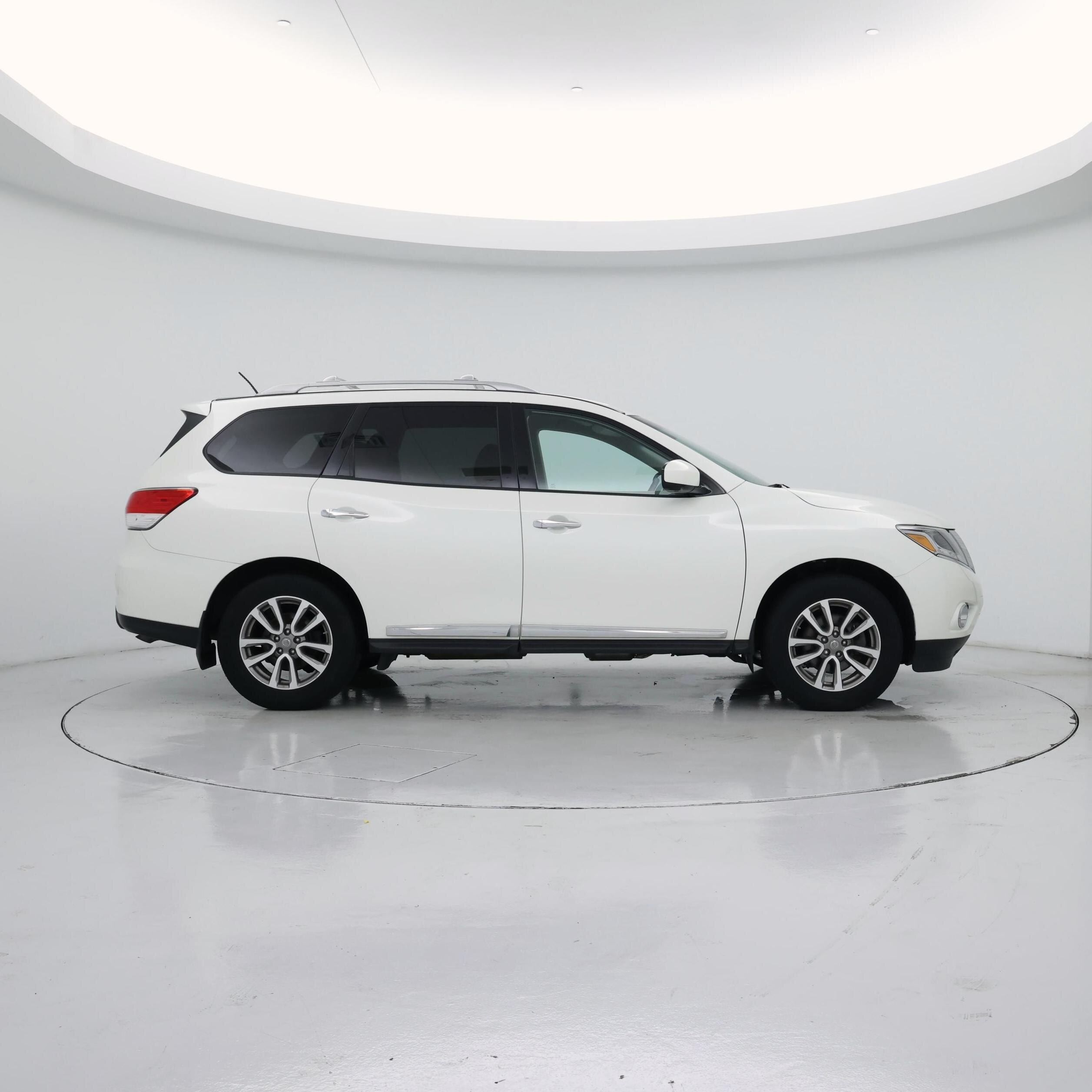 Thumbnail: 2016 Nissan Pathfinder - 7