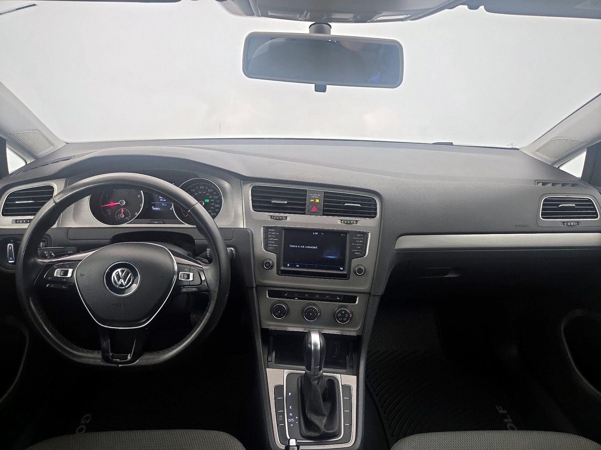 Thumbnail: 2017 Volkswagen Golf - 9