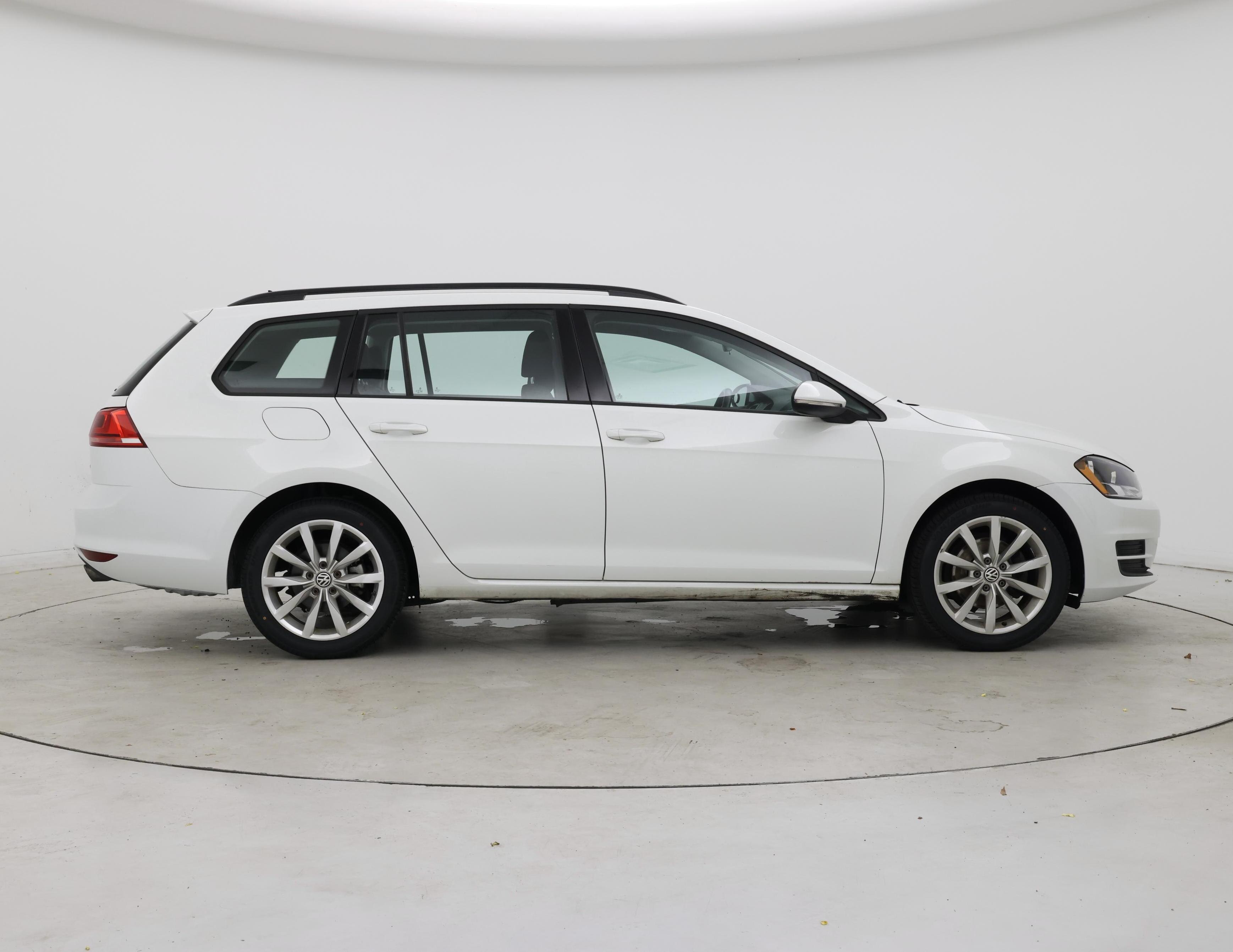 Thumbnail: 2017 Volkswagen Golf - 7