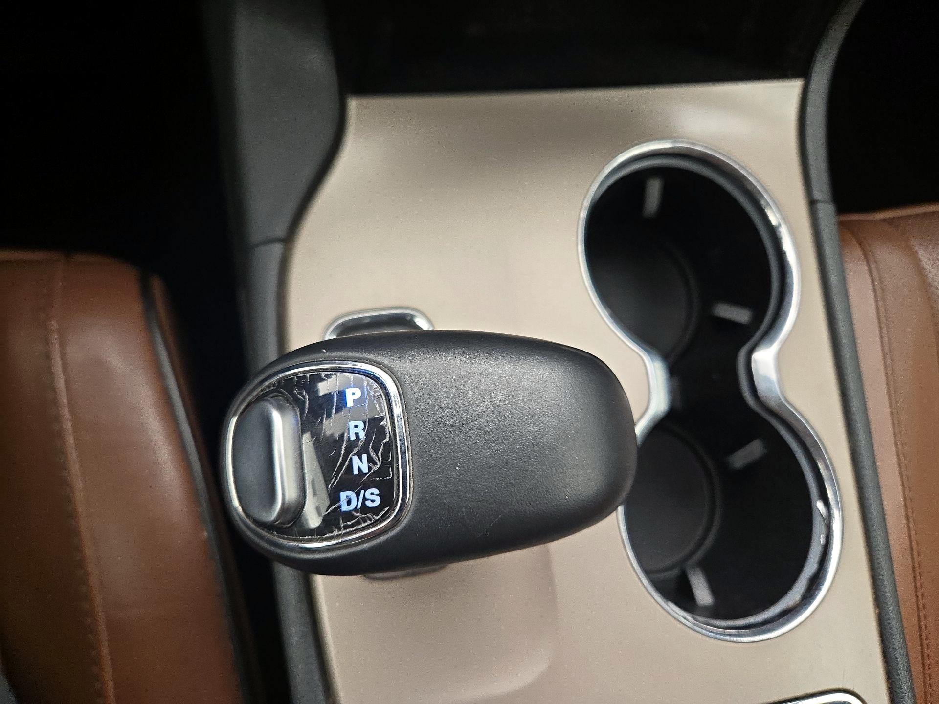 Thumbnail: 2015 Jeep Grand Cherokee - 18