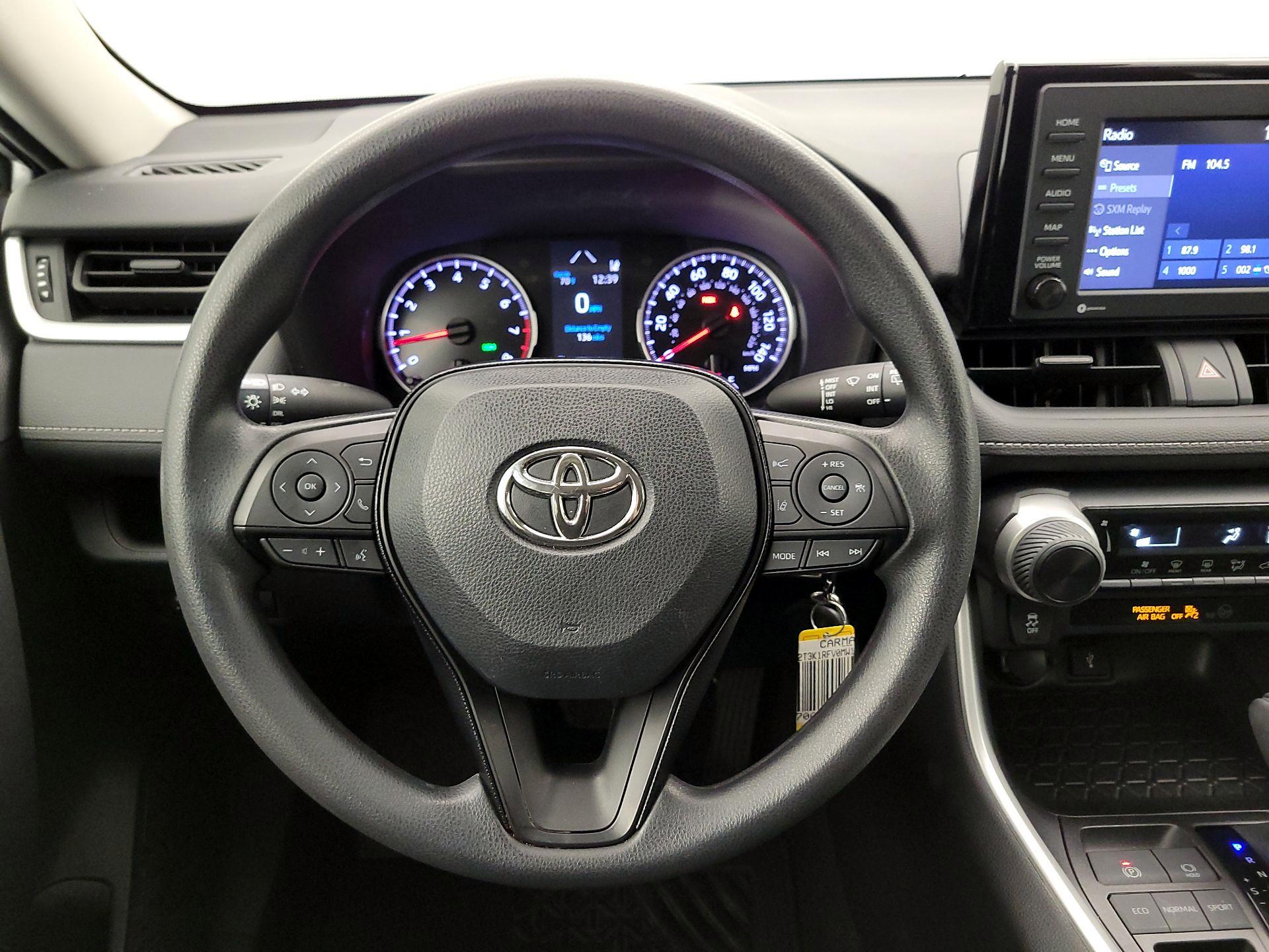 Thumbnail: 2021 Toyota RAV4 - 10