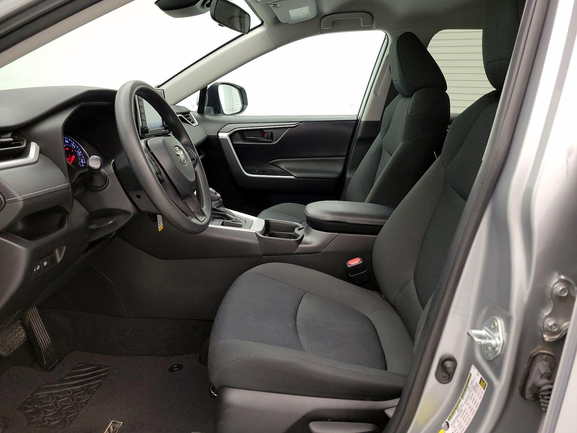 Thumbnail: 2021 Toyota RAV4 - 11