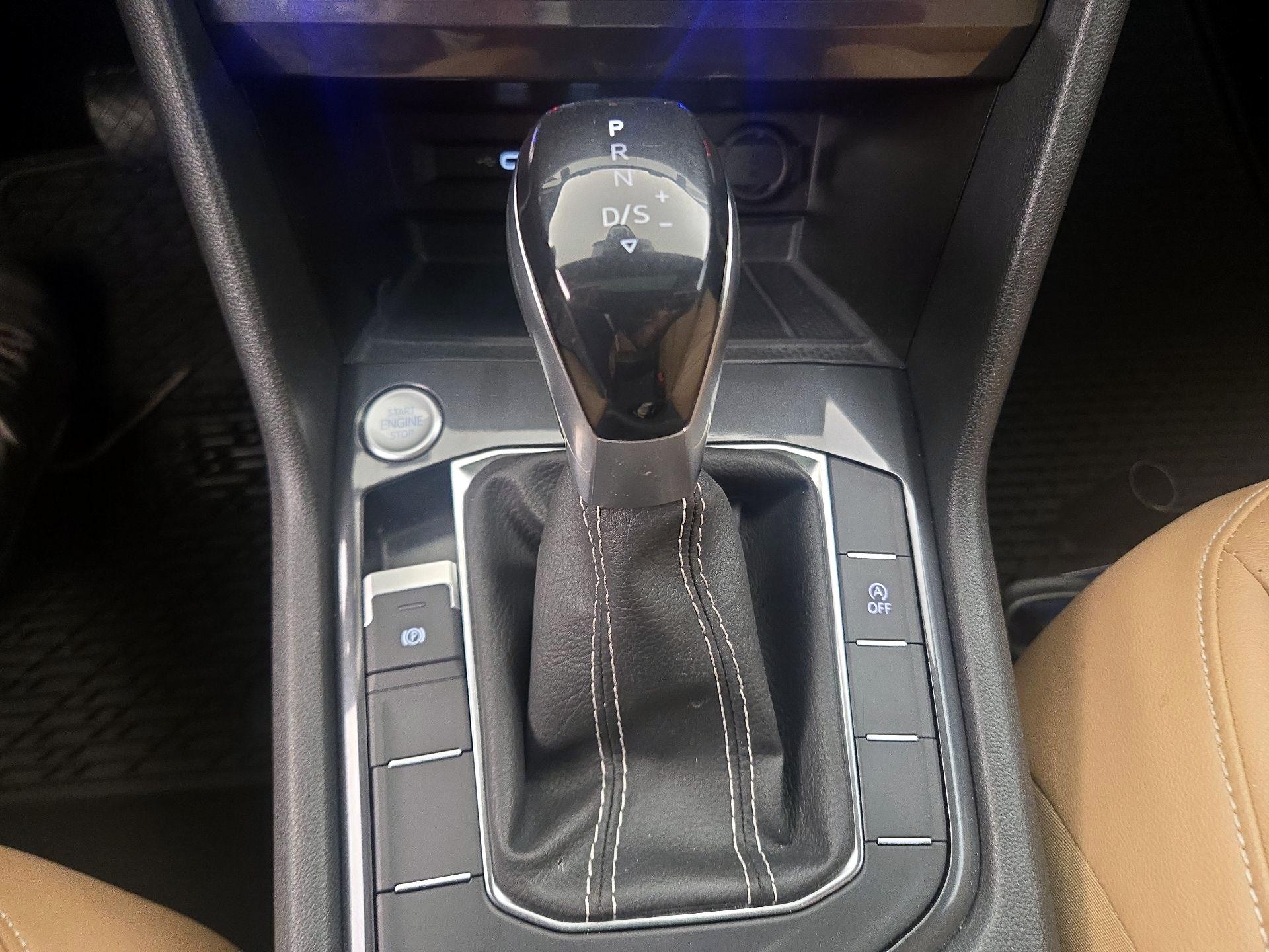 Thumbnail: 2023 Volkswagen Tiguan - 17