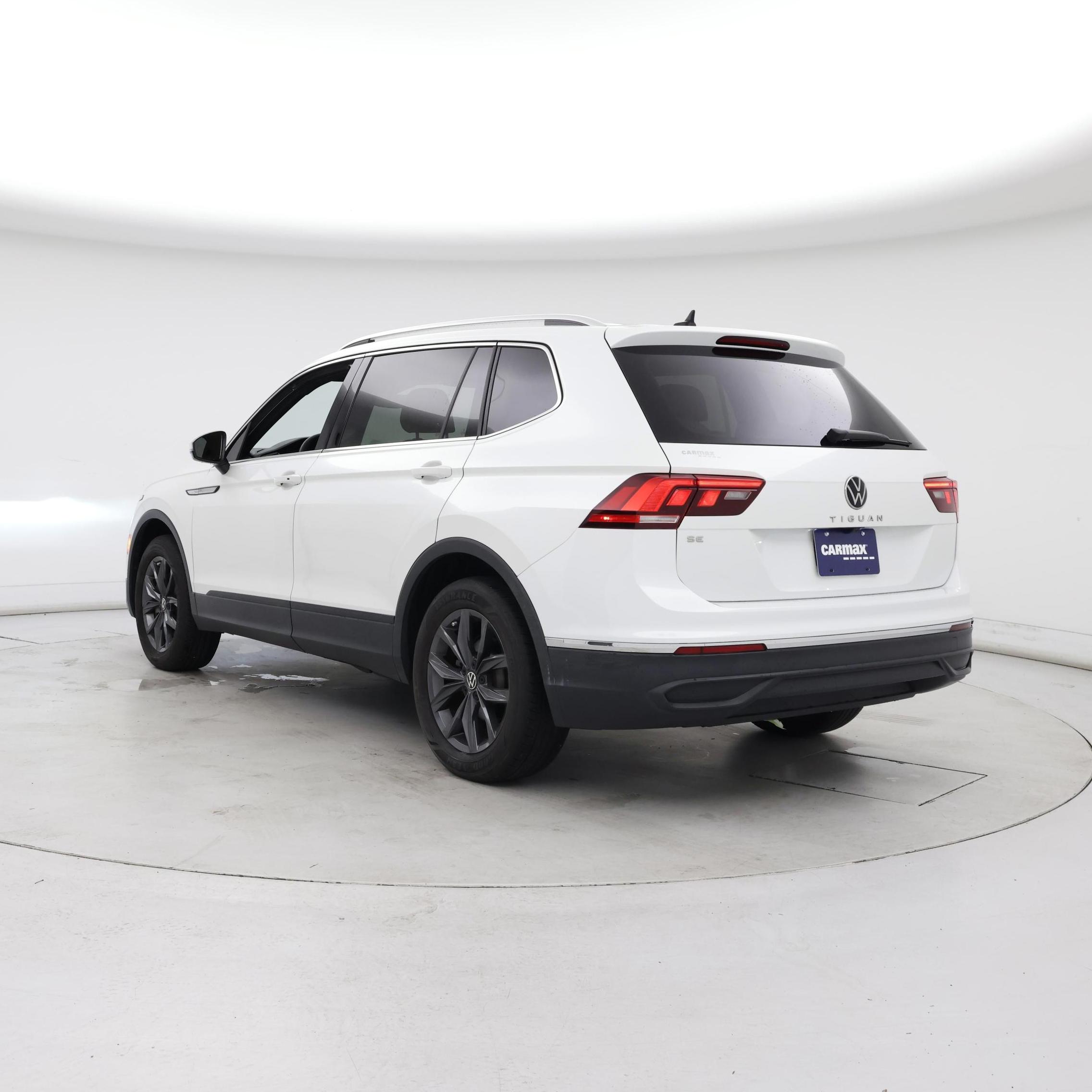 Thumbnail: 2023 Volkswagen Tiguan - 2