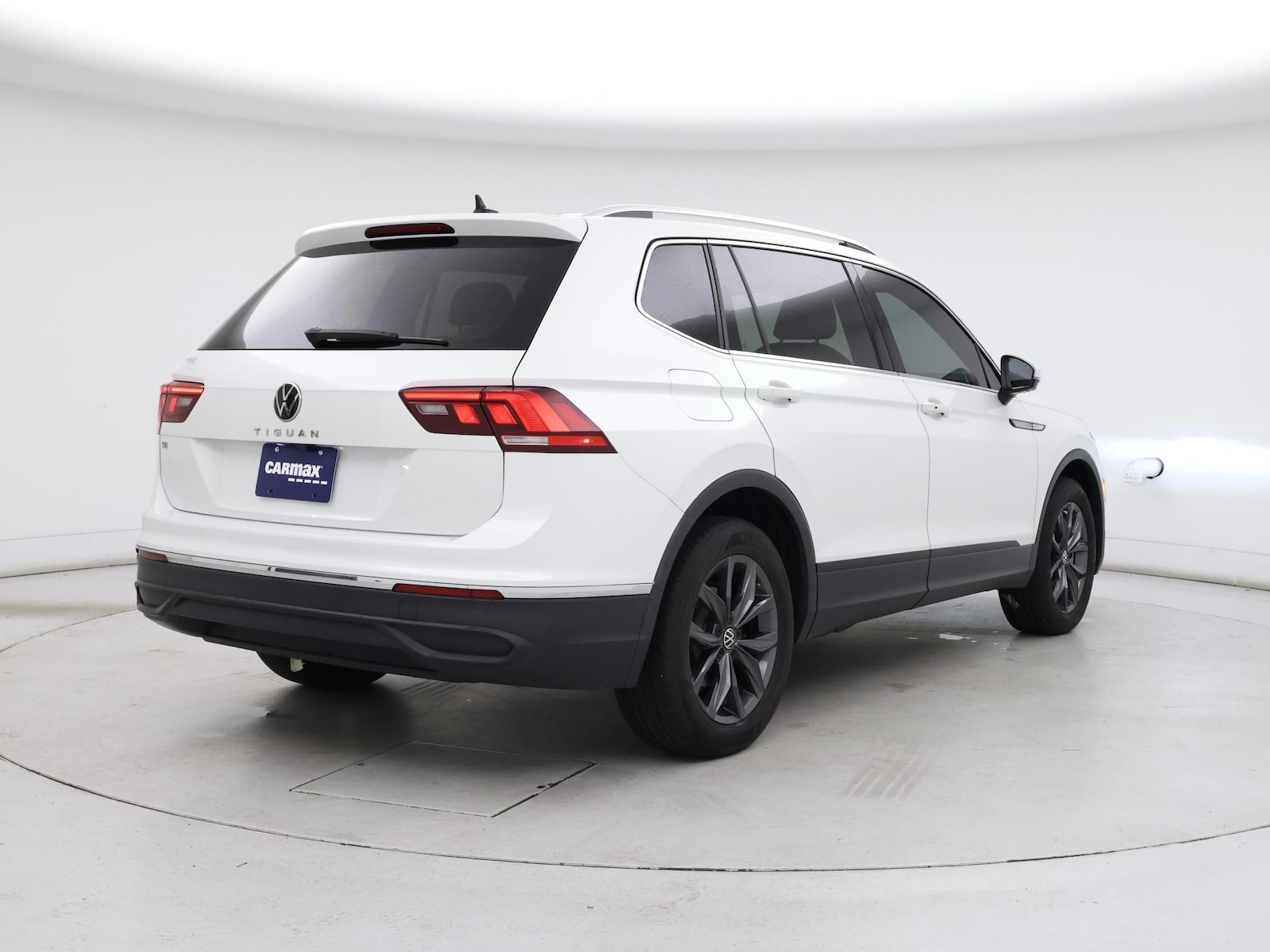 2023 Volkswagen Tiguan SE - Photo 9