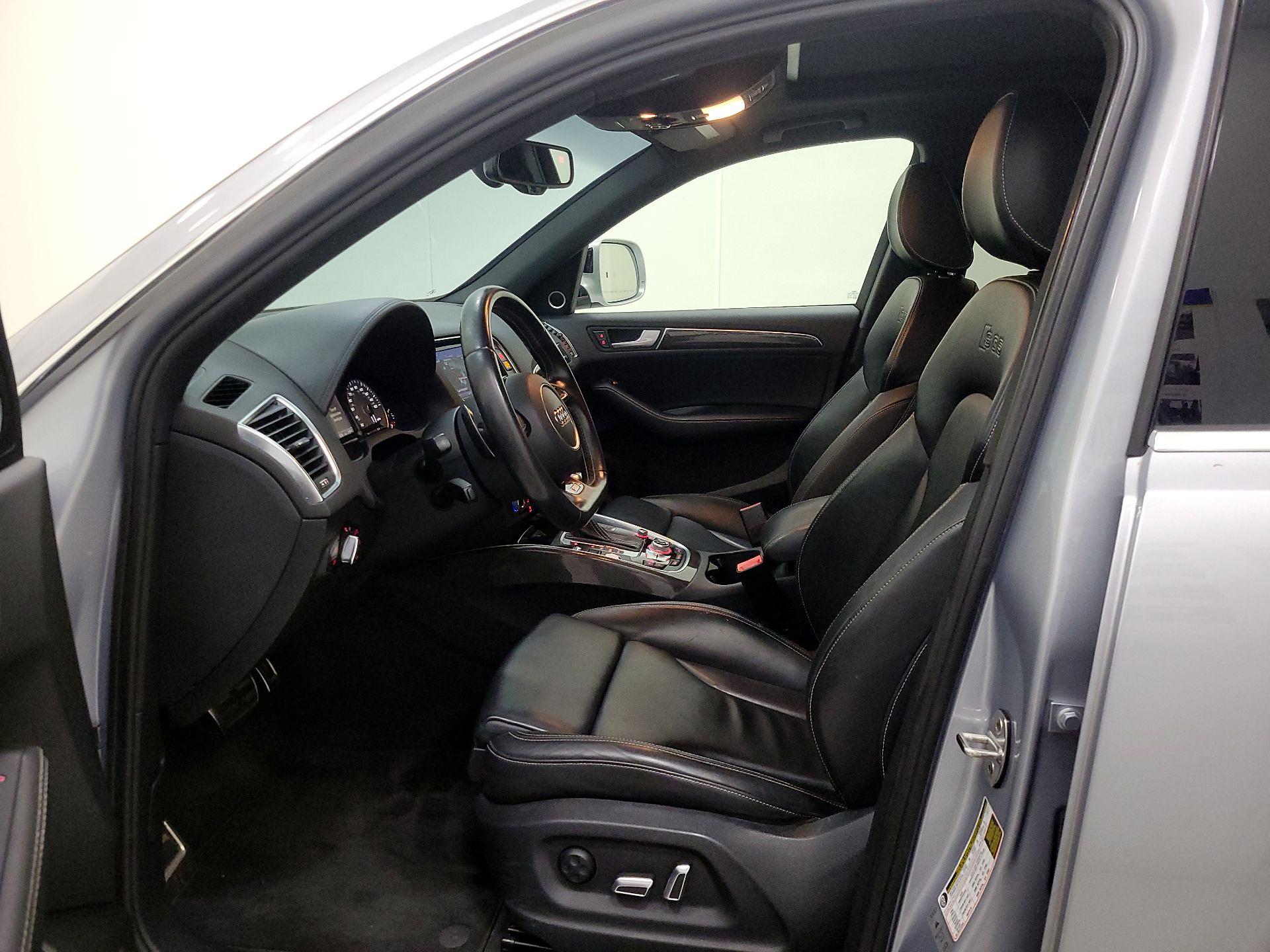 Thumbnail: 2015 Audi SQ5 - 11