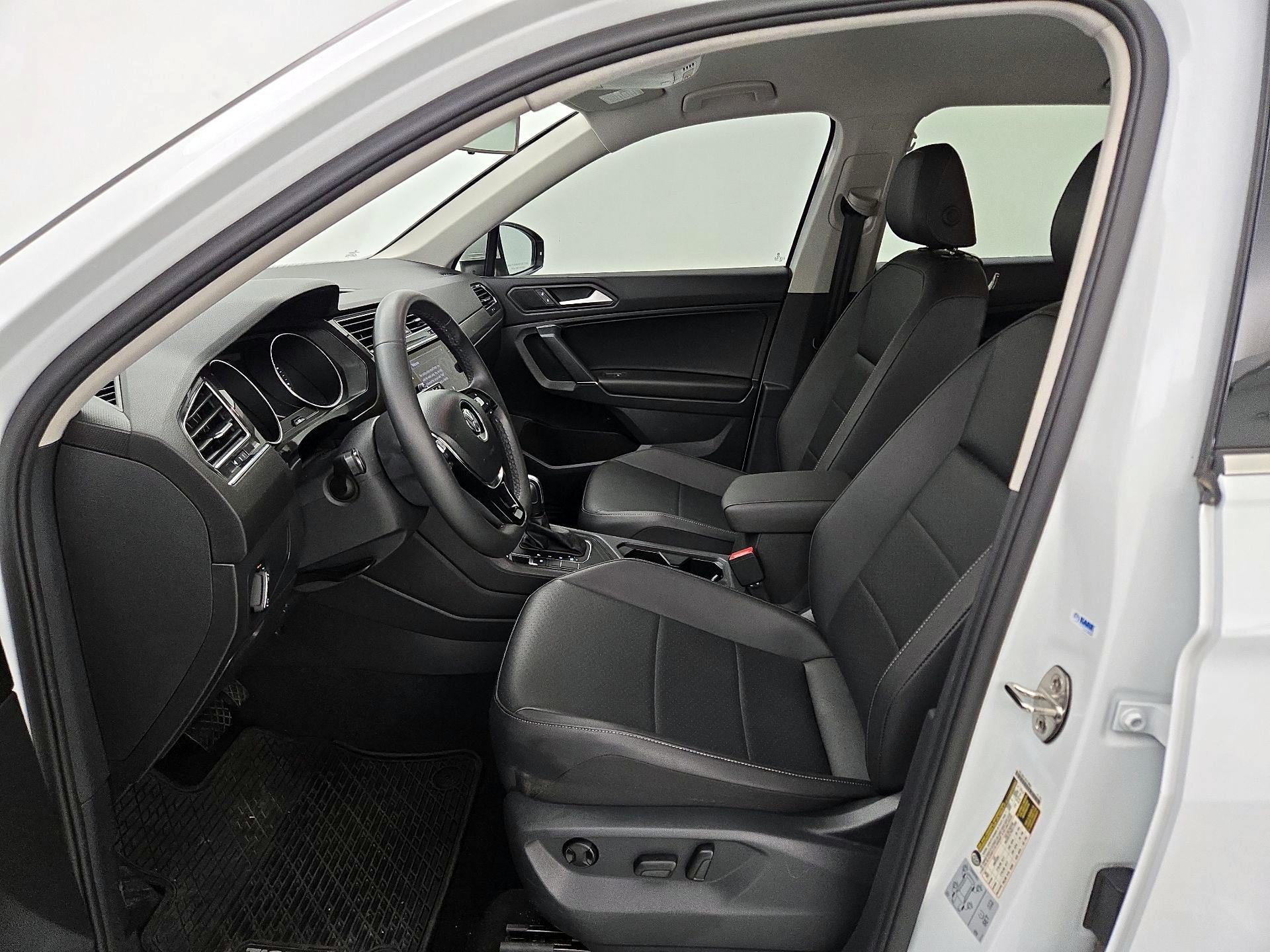 Thumbnail: 2020 Volkswagen Tiguan - 11