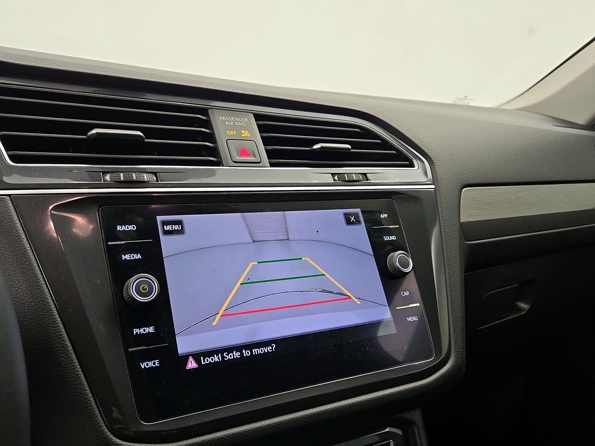 Thumbnail: 2020 Volkswagen Tiguan - 14