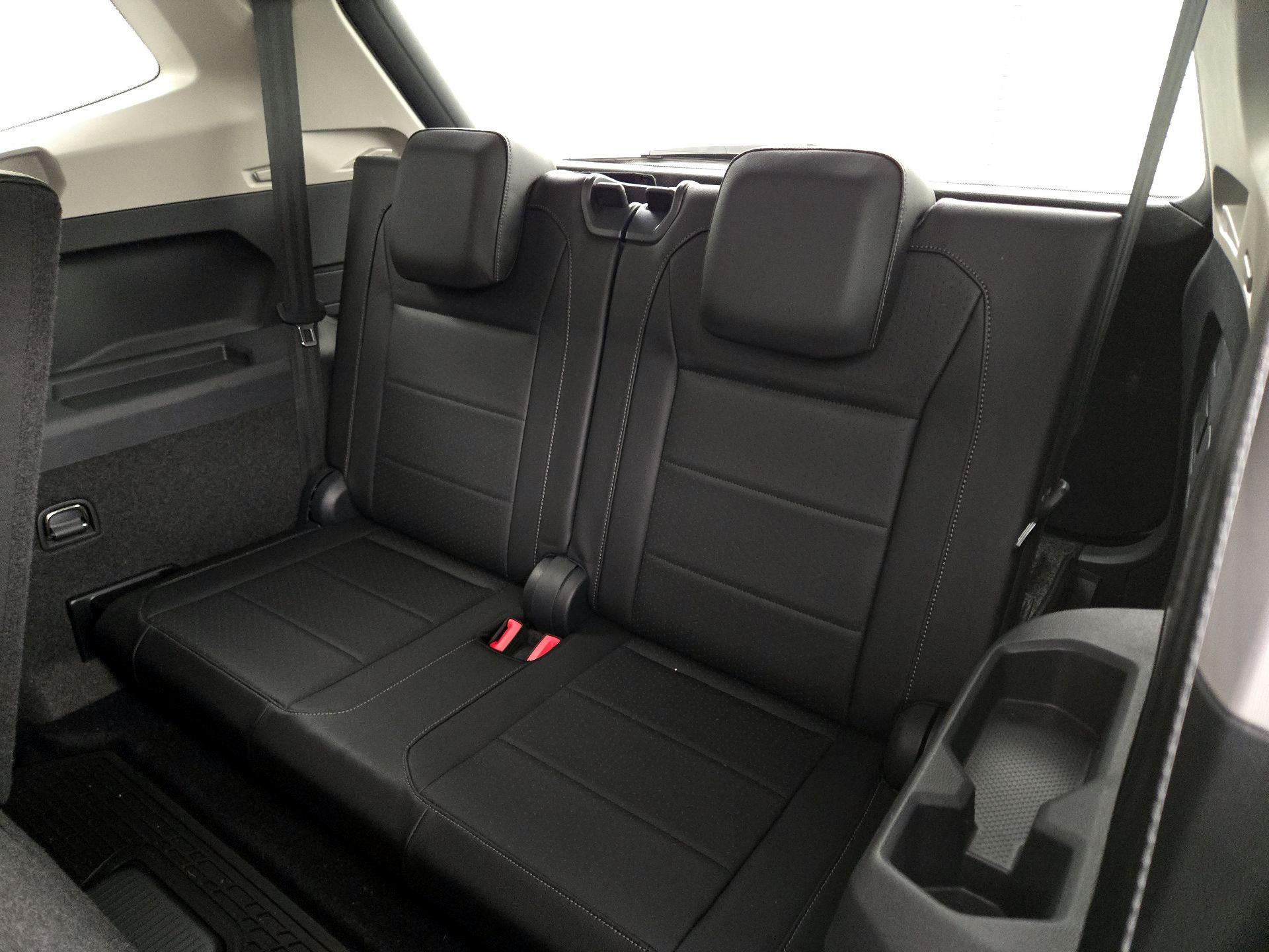 Thumbnail: 2020 Volkswagen Tiguan - 20