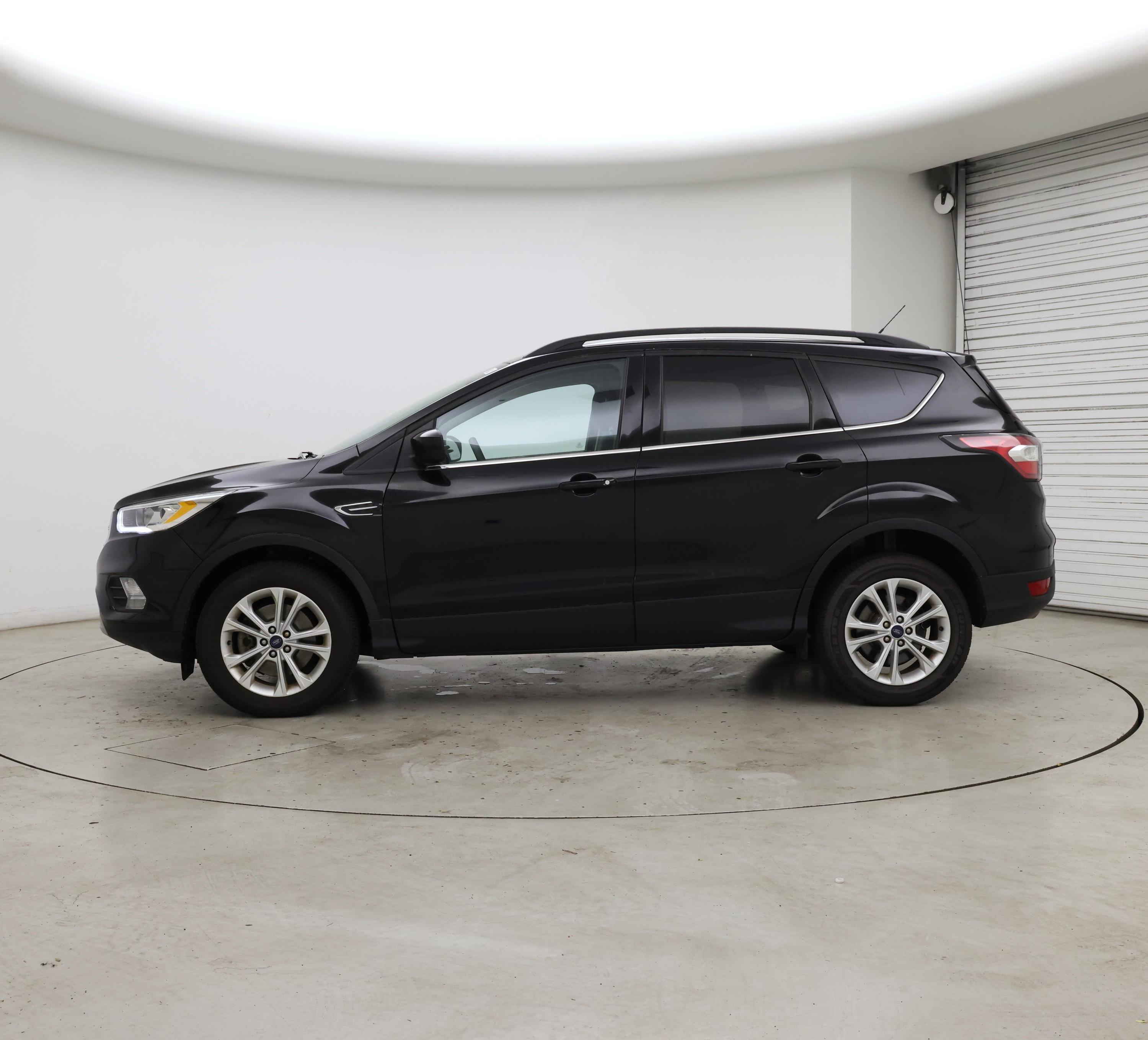 Thumbnail: 2017 Ford Escape - 3
