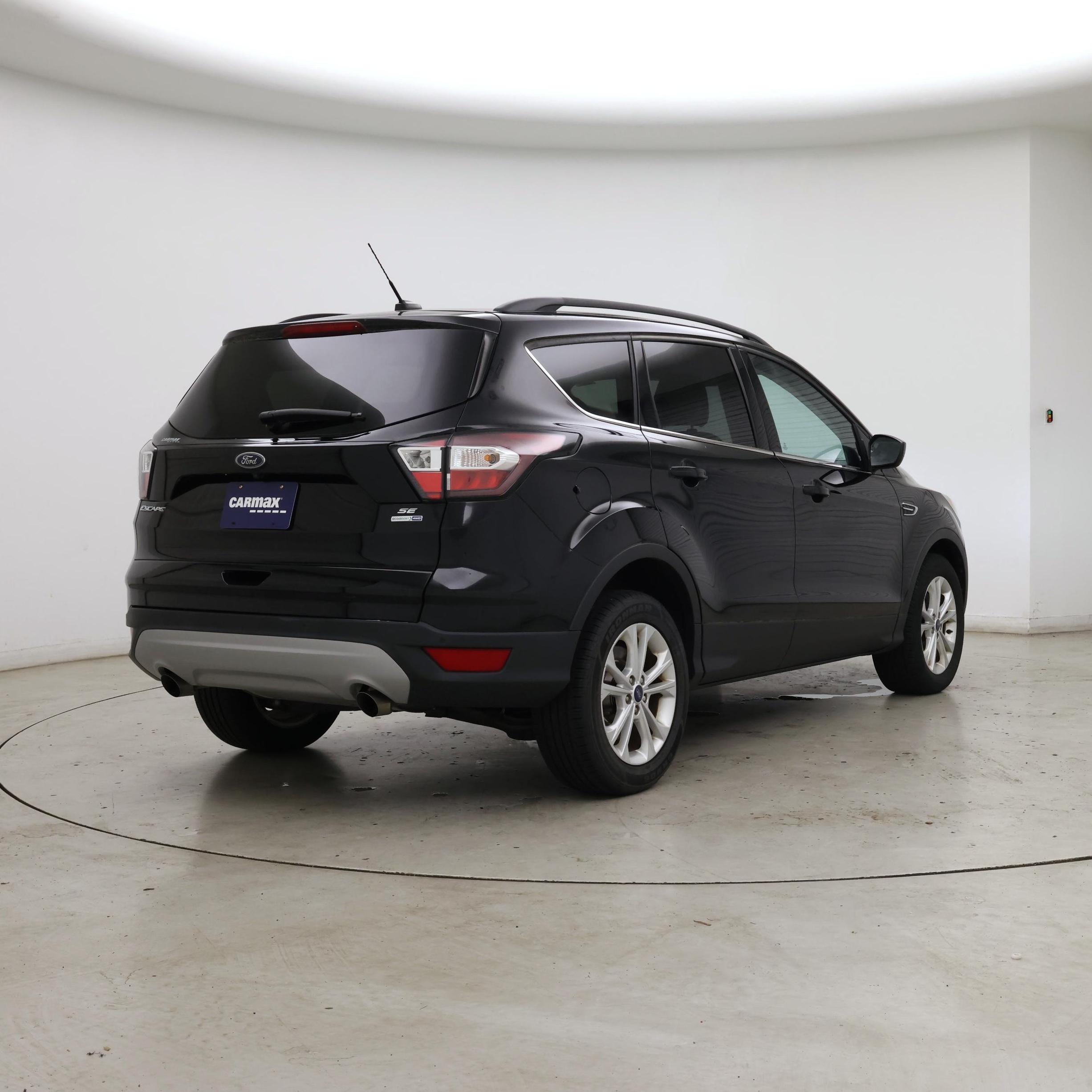 Thumbnail: 2017 Ford Escape - 8
