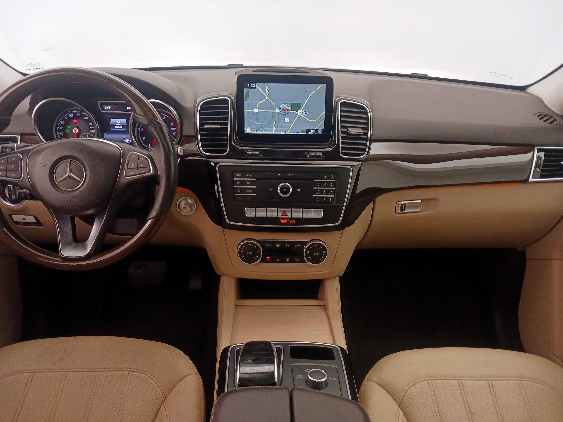 Thumbnail: 2016 Mercedes-Benz GLE - 9