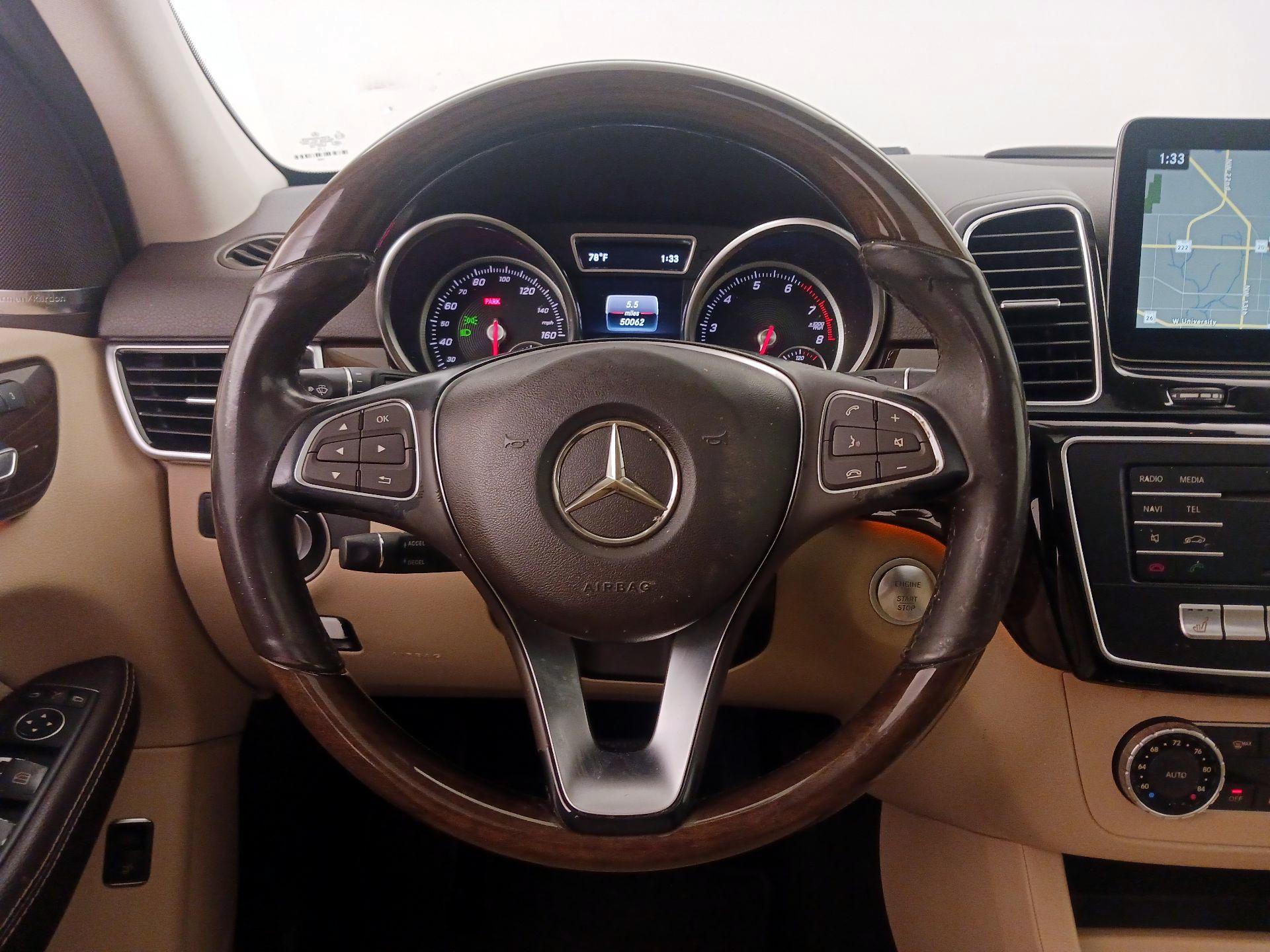Thumbnail: 2016 Mercedes-Benz GLE - 10