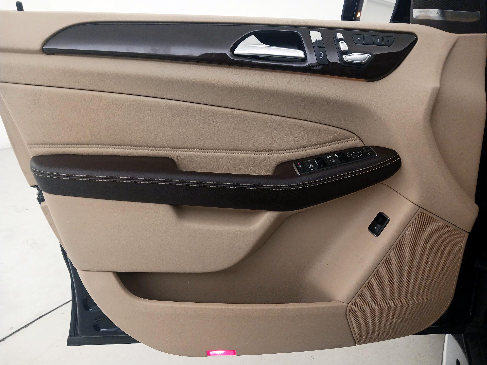Thumbnail: 2016 Mercedes-Benz GLE - 12