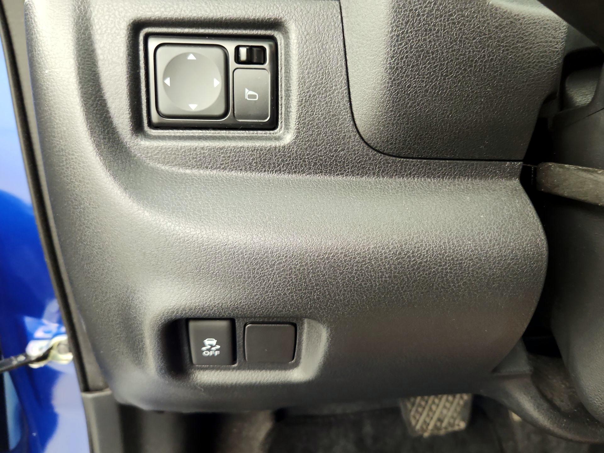 Thumbnail: 2015 Nissan Versa Note - 13