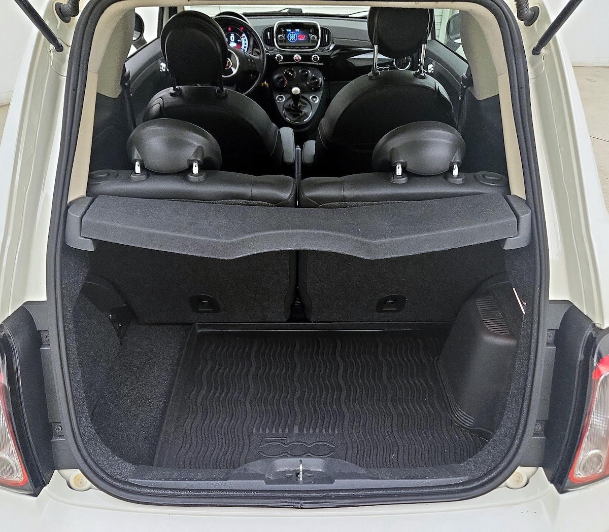 Trunk/Cargo (Seats Up)