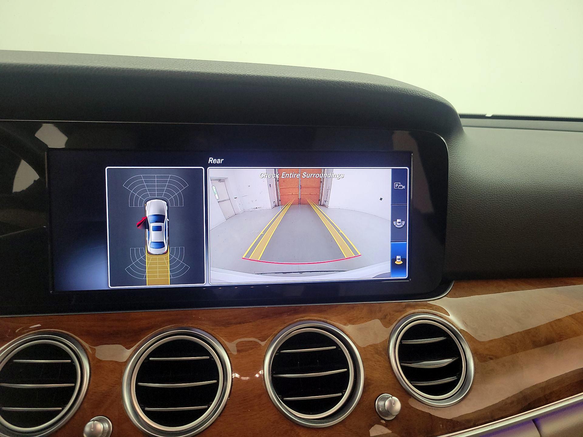 Thumbnail: 2018 Mercedes-Benz E-Class - 15
