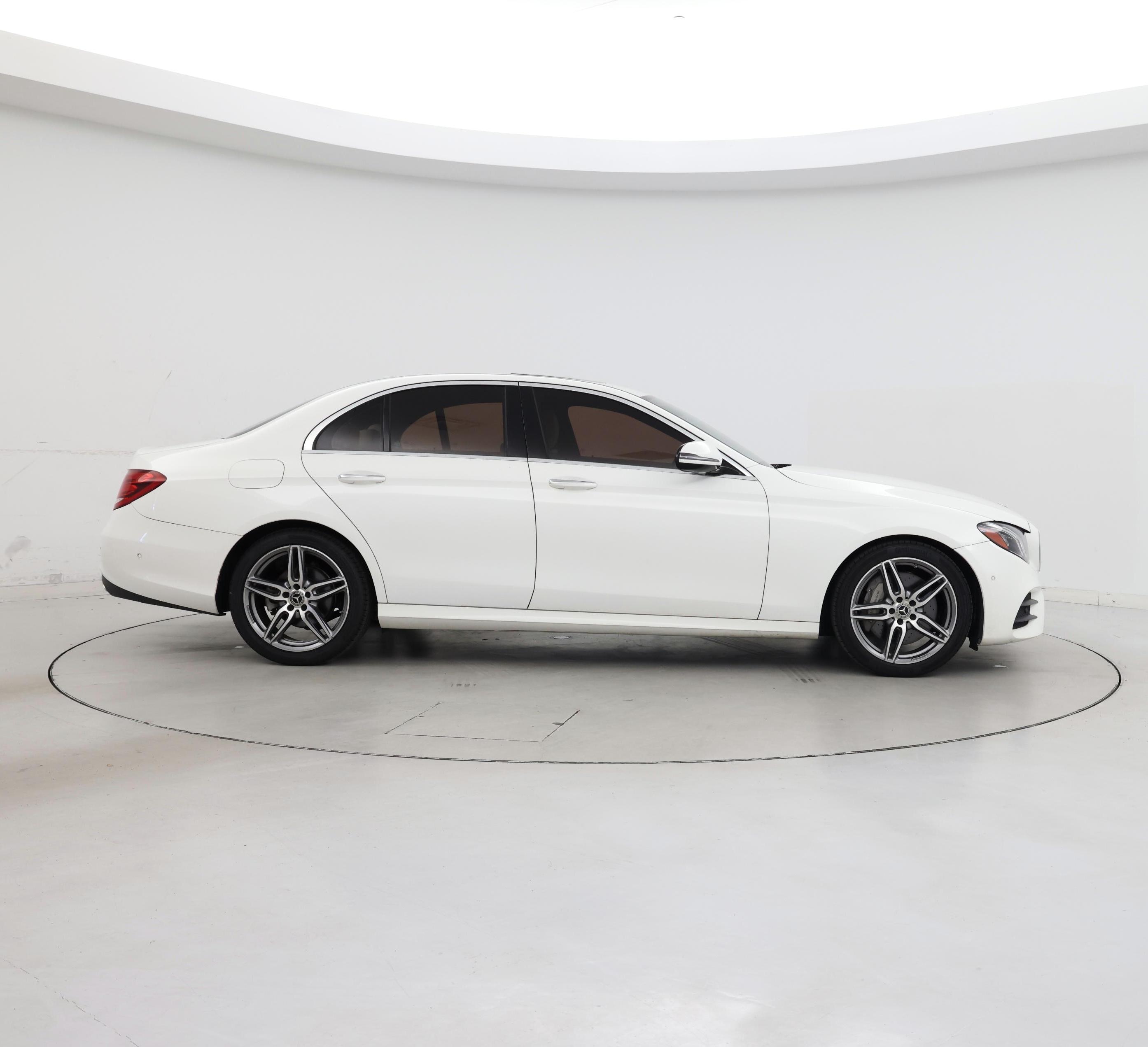 Thumbnail: 2018 Mercedes-Benz E-Class - 7