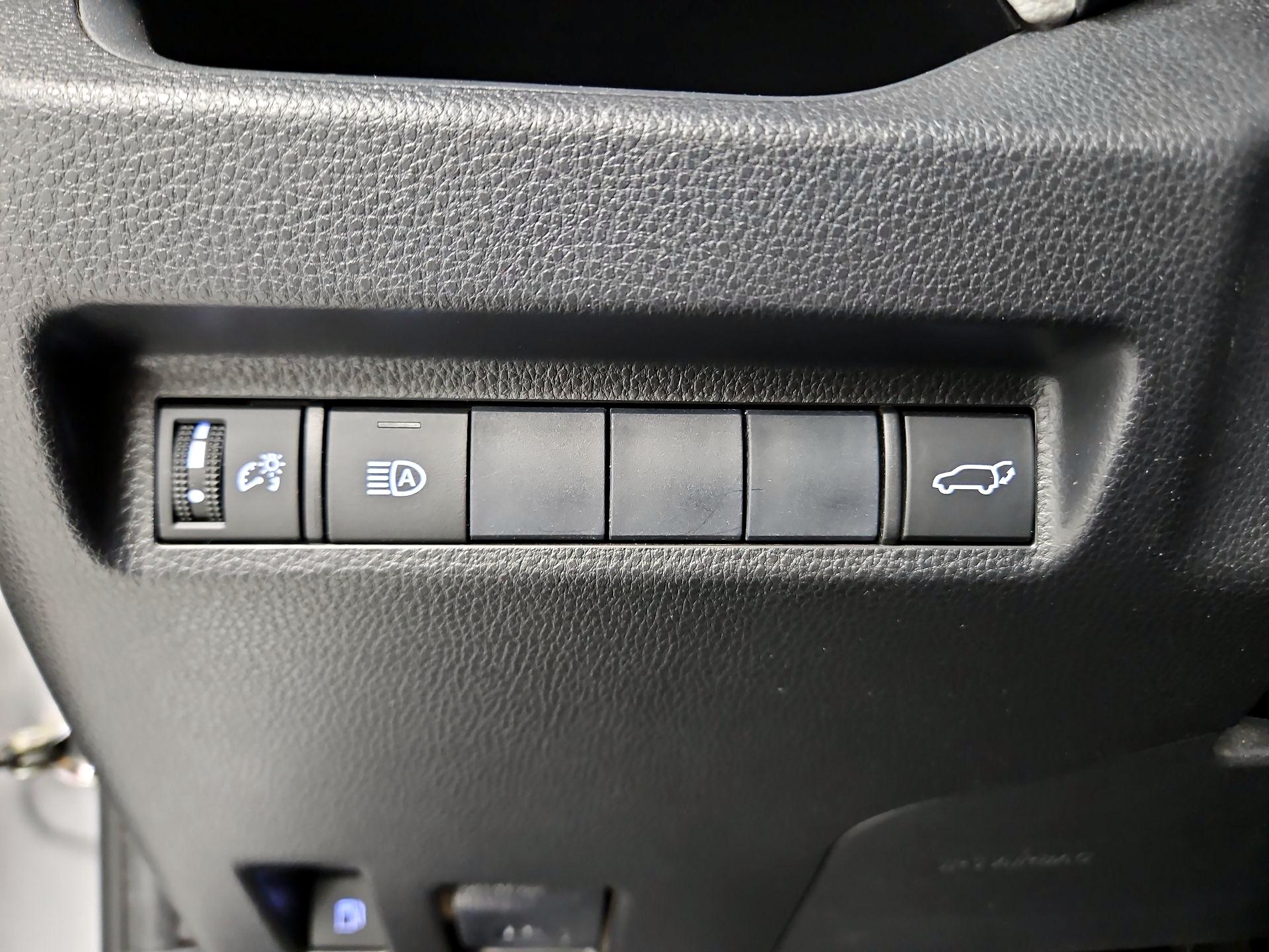 Thumbnail: 2019 Toyota RAV4 - 13