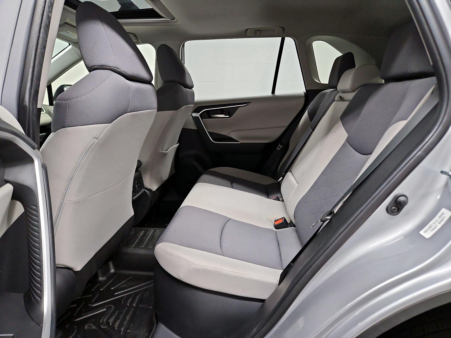 Thumbnail: 2019 Toyota RAV4 - 20