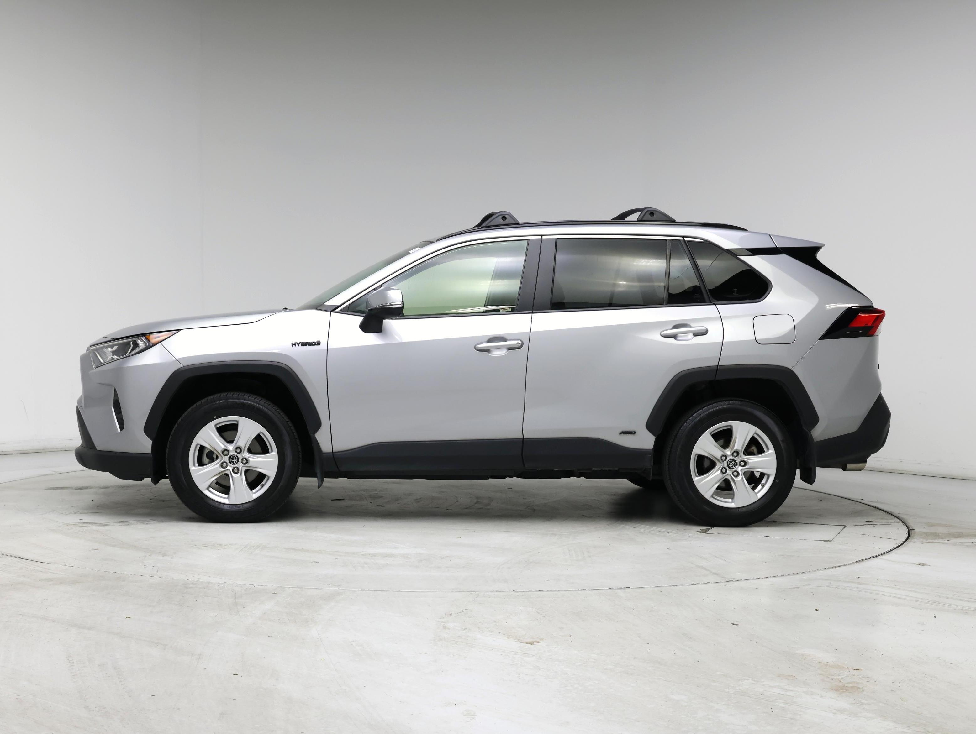 Thumbnail: 2019 Toyota RAV4 - 3