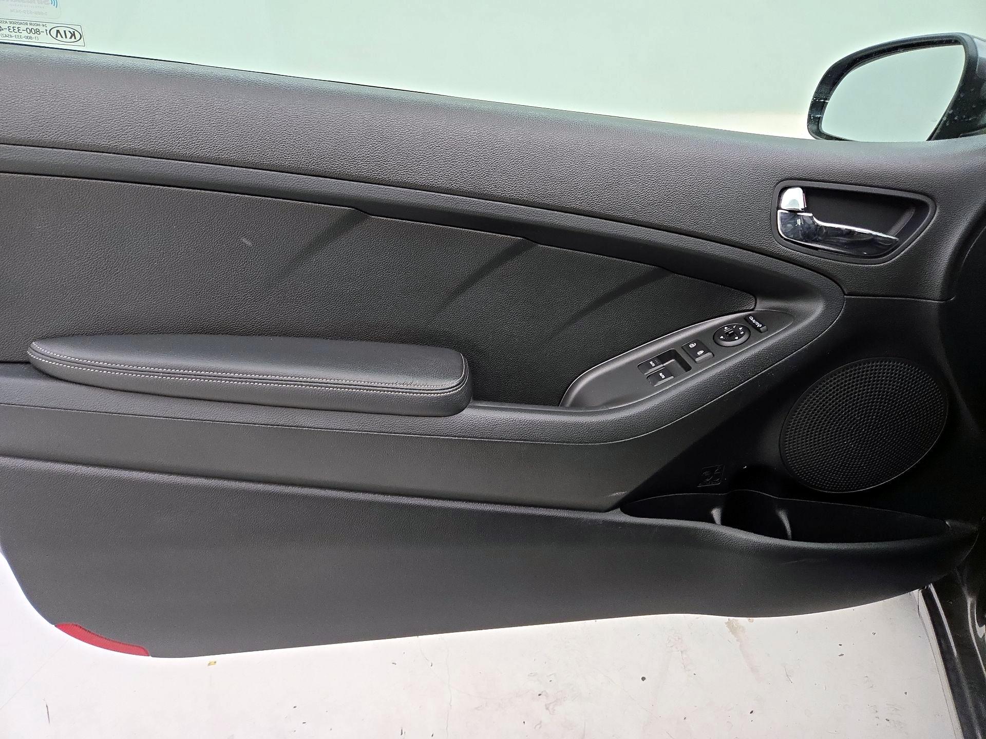 Thumbnail: 2016 Kia Forte - 12