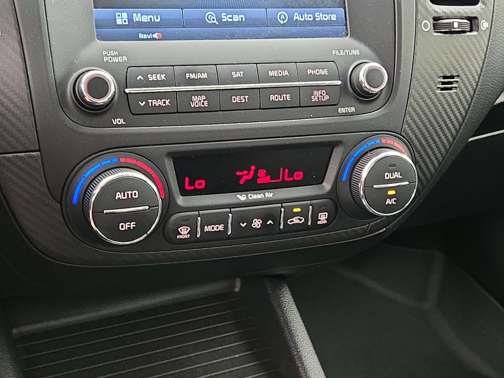 Thumbnail: 2016 Kia Forte - 17