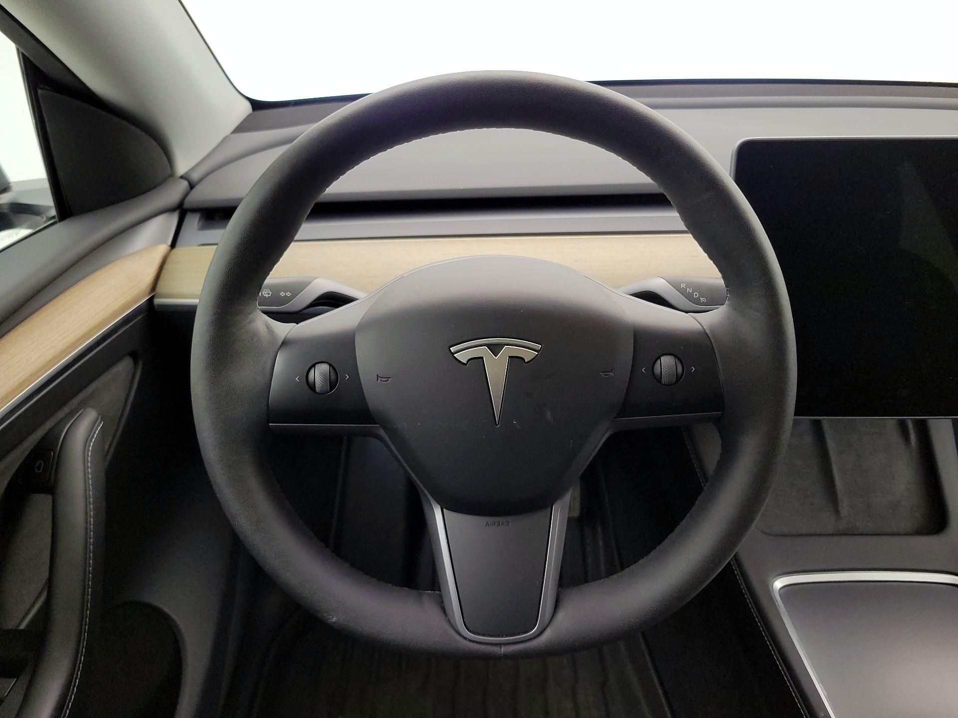 Thumbnail: 2023 Tesla Model Y - 10