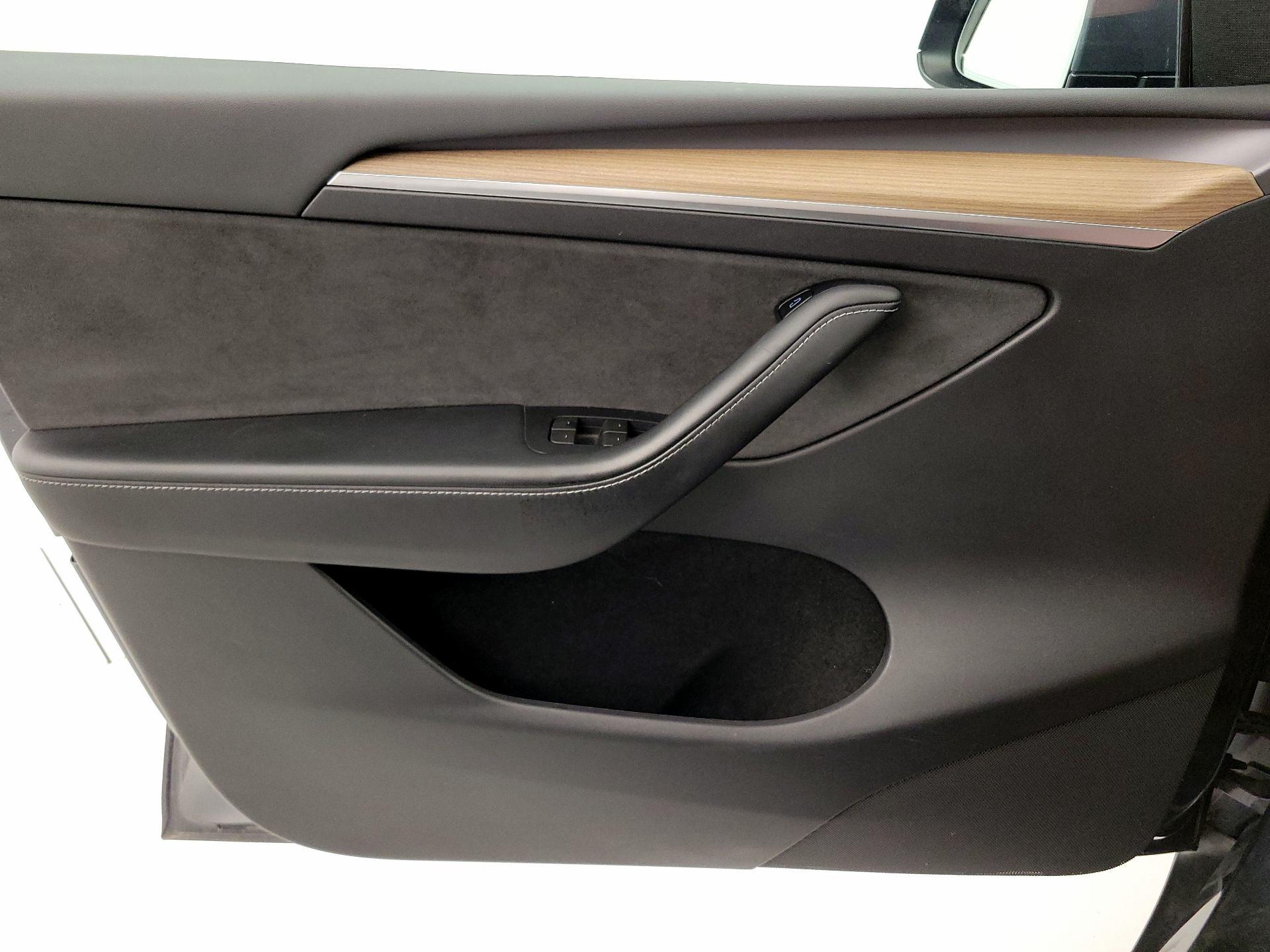 Thumbnail: 2023 Tesla Model Y - 12