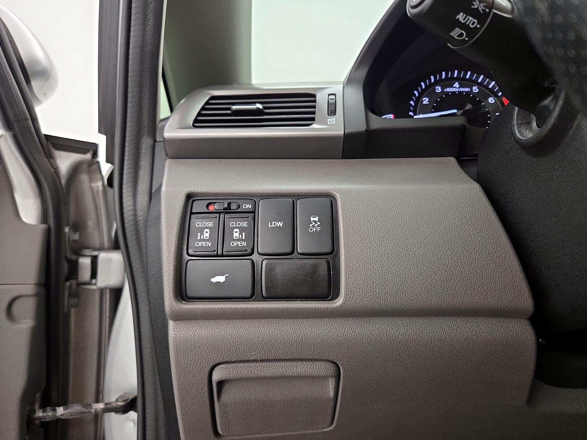 Thumbnail: 2015 Honda Odyssey - 13