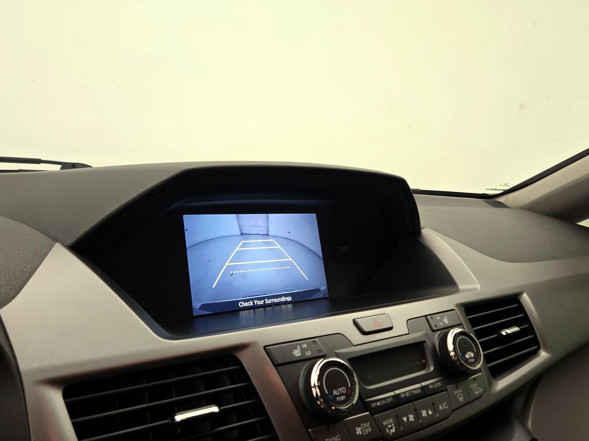 Thumbnail: 2015 Honda Odyssey - 14