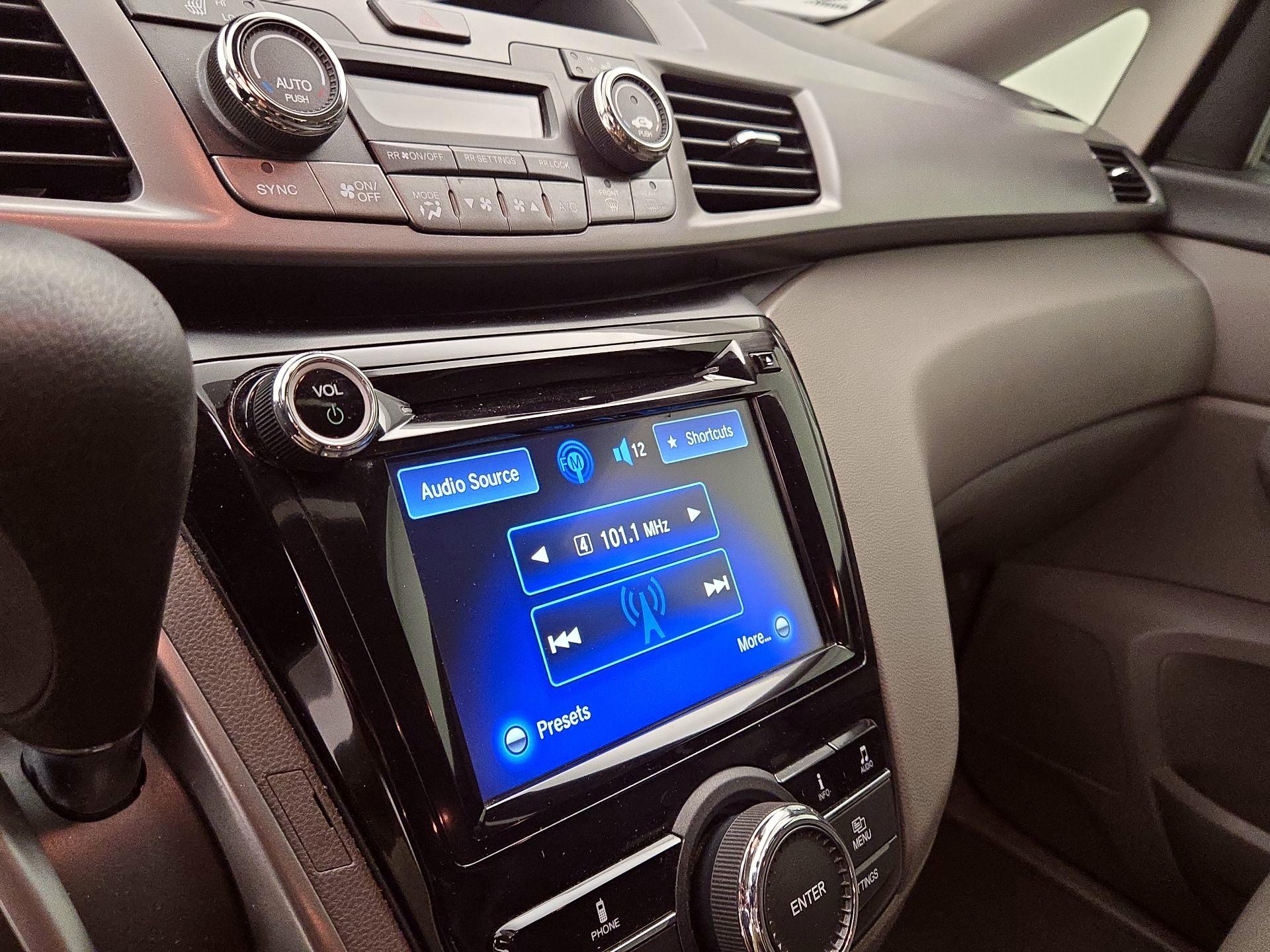 Thumbnail: 2015 Honda Odyssey - 15